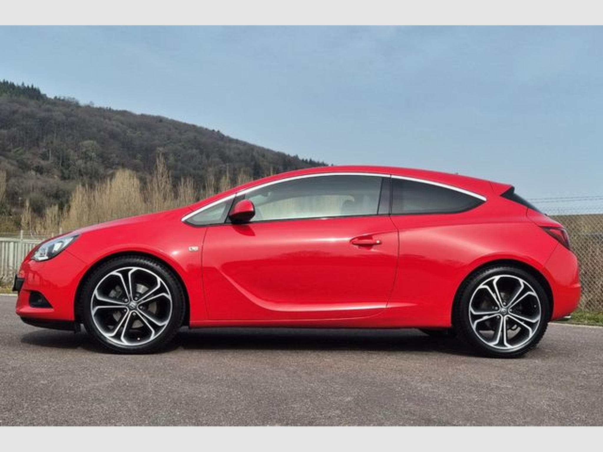 Opel Astra Astra J GTC 1.6 Innovation, Leder, Navi. (2012) - Photo 2