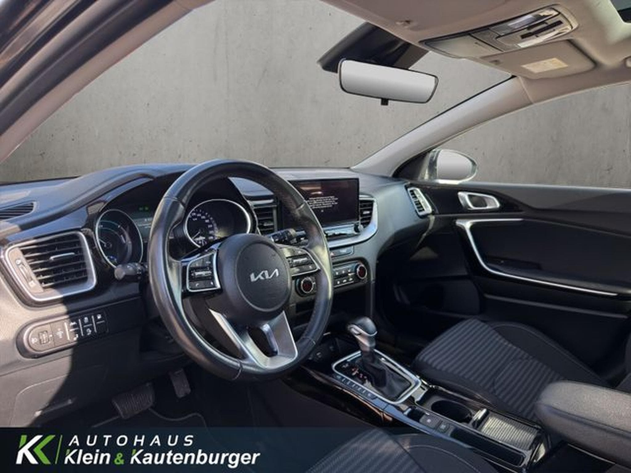 Kia Ceed Ceed 1.6 Plug-in Hybrid Spirit +NAVI+KAMERA+PANO (2024) - Foto 11