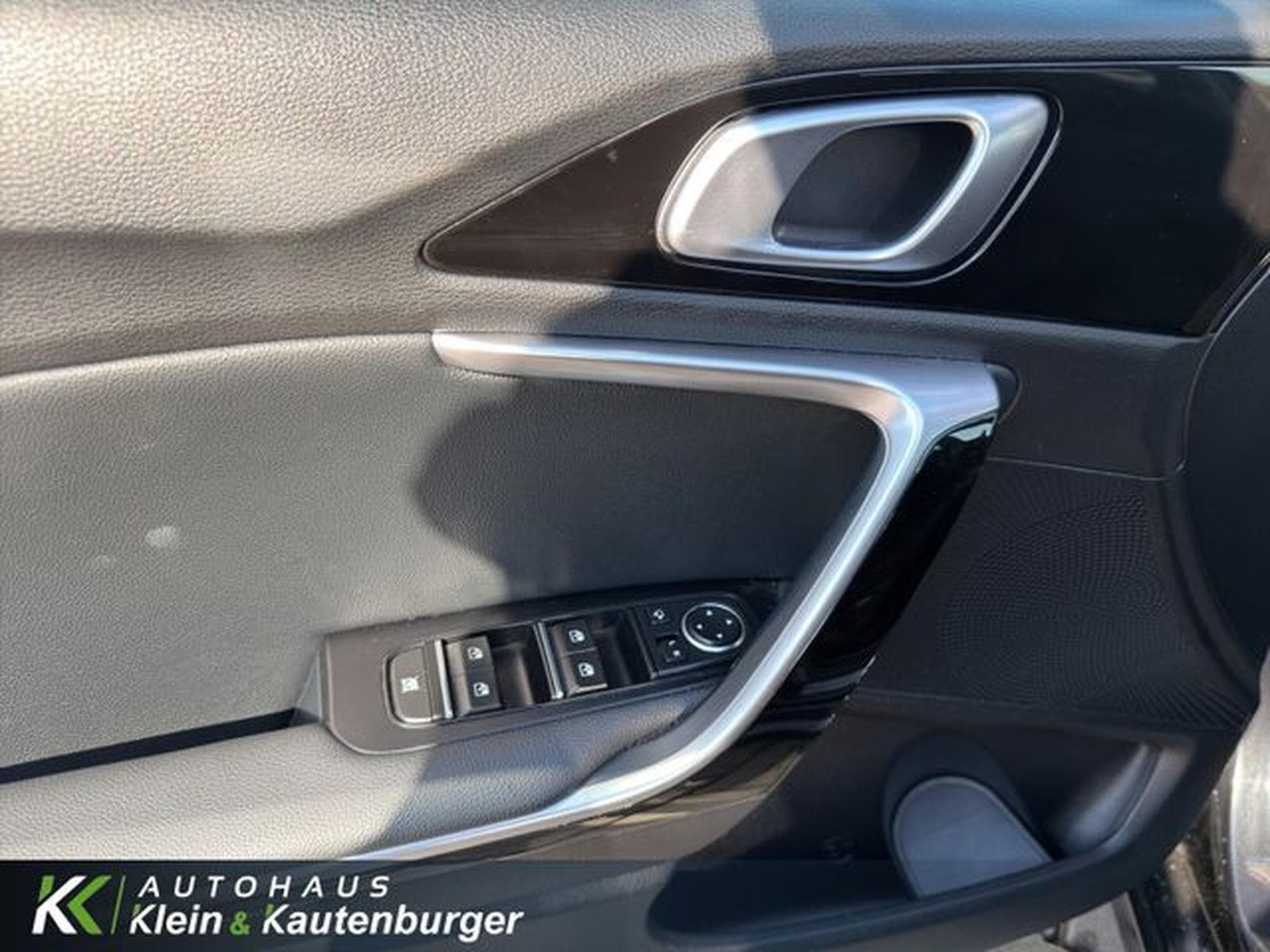 Kia Ceed Ceed 1.6 Plug-in Hybrid Spirit +NAVI+KAMERA+PANO (2024) - Foto 12