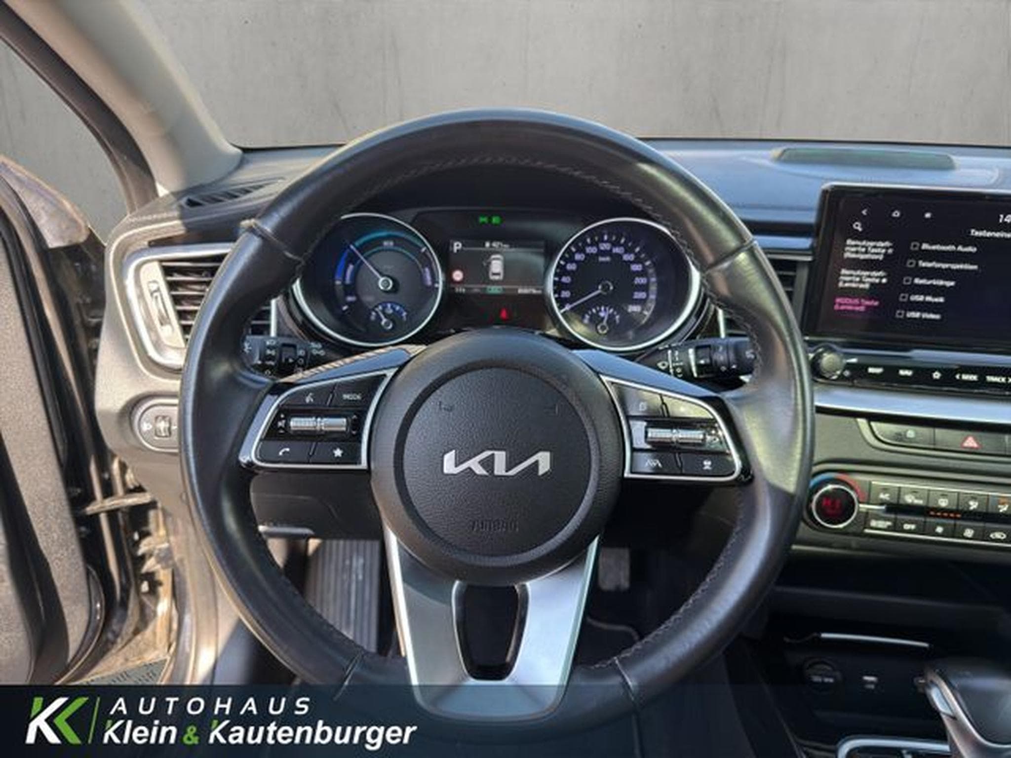 Kia Ceed Ceed 1.6 Plug-in Hybrid Spirit +NAVI+KAMERA+PANO (2024) - Foto 14