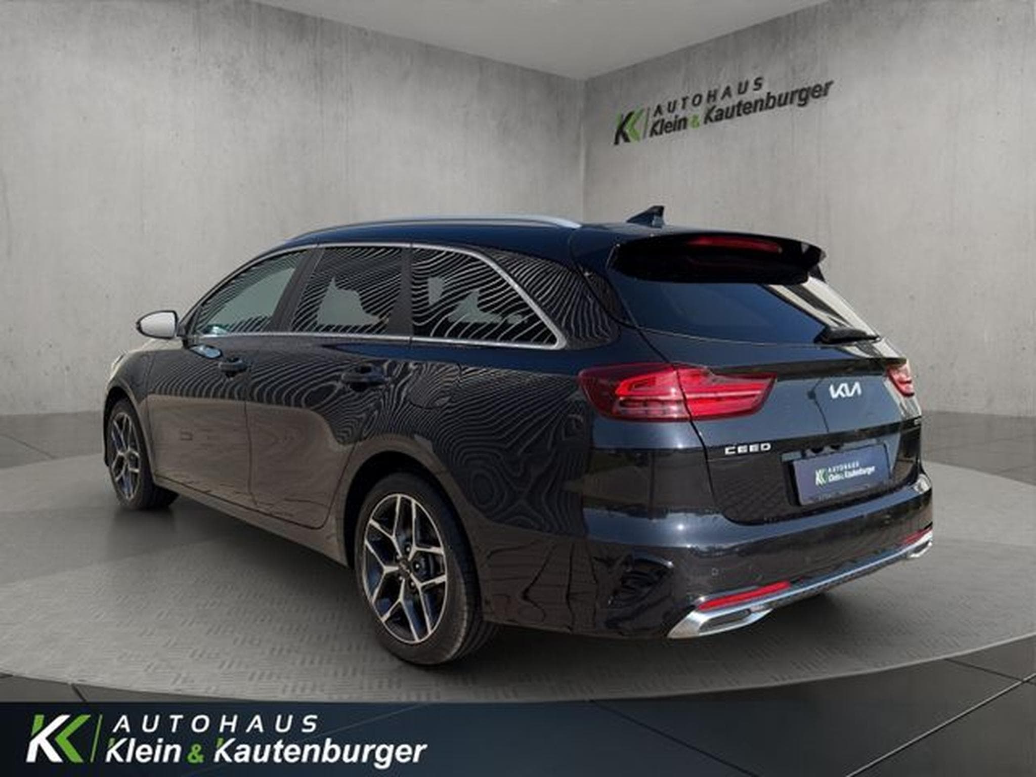 Kia Ceed Ceed 1.6 Plug-in Hybrid Spirit +NAVI+KAMERA+PANO (2024) - Foto 7