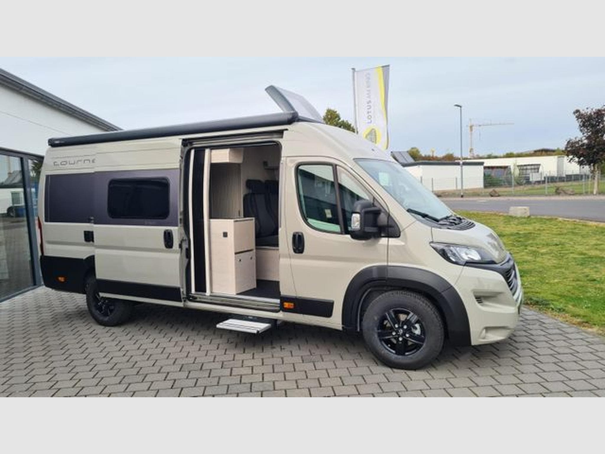 Tourne Mobile Grey Edt. 435,2.2 BlueHDI165,6.4m, Li 144 (2022) - Photo 1