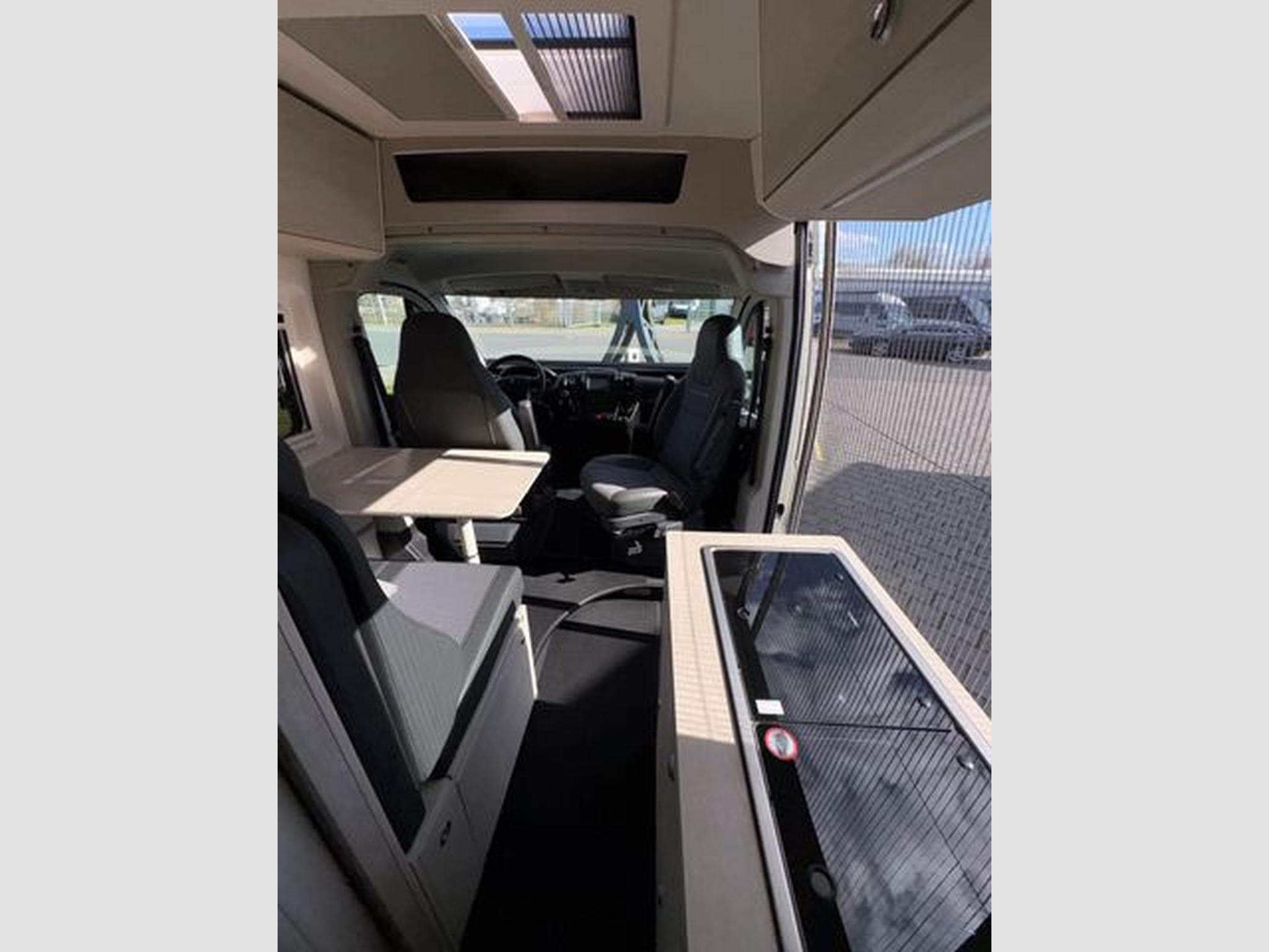 Tourne Mobile Grey Edt. 435,2.2 BlueHDI165,6.4m, Li 144 (2022) - Photo 9