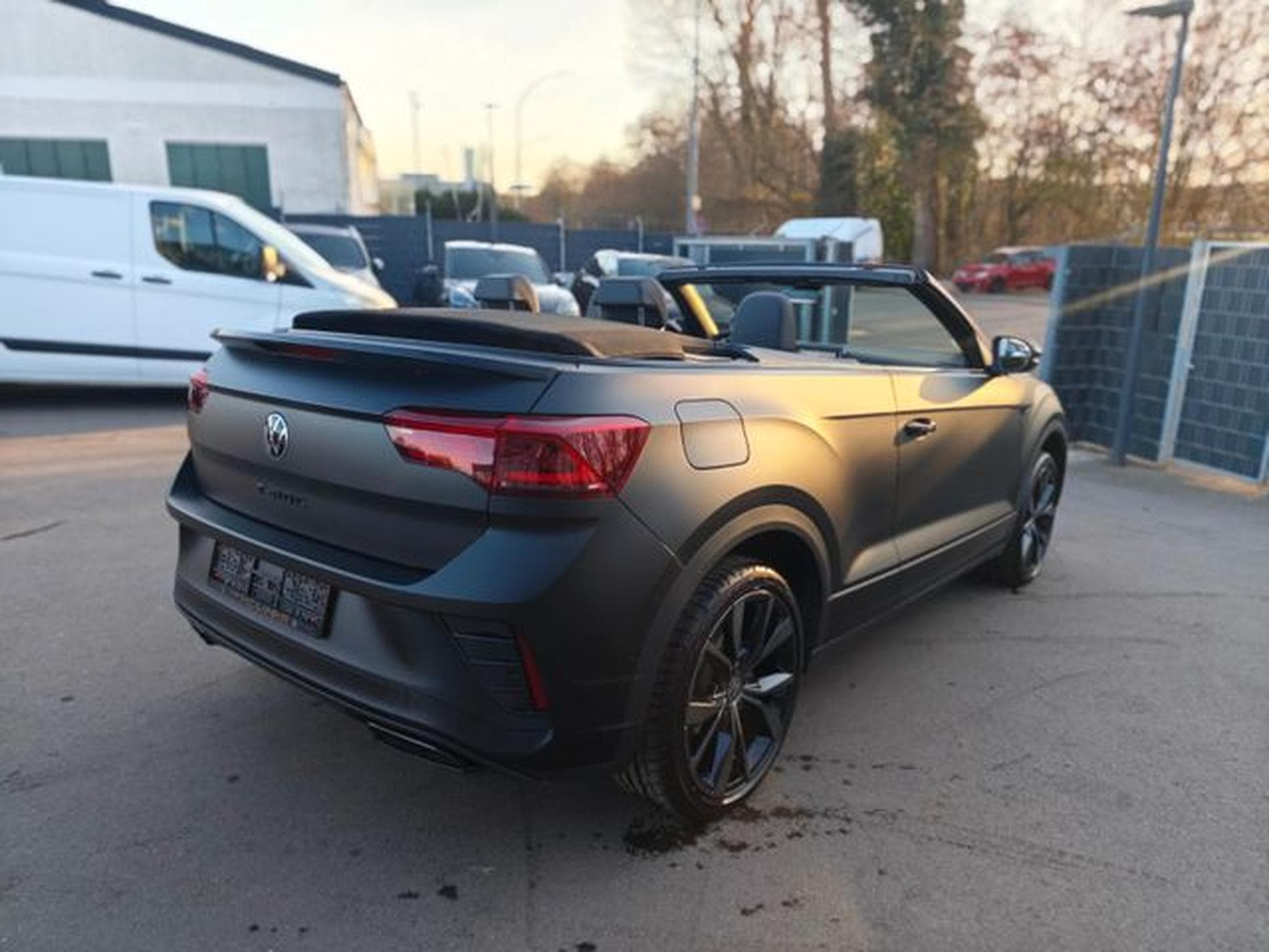 VW T-Roc T-ROC CABRIOLET*R-LINE*EDITION BLACK*APPLE CAR* (2024) - Photo 13