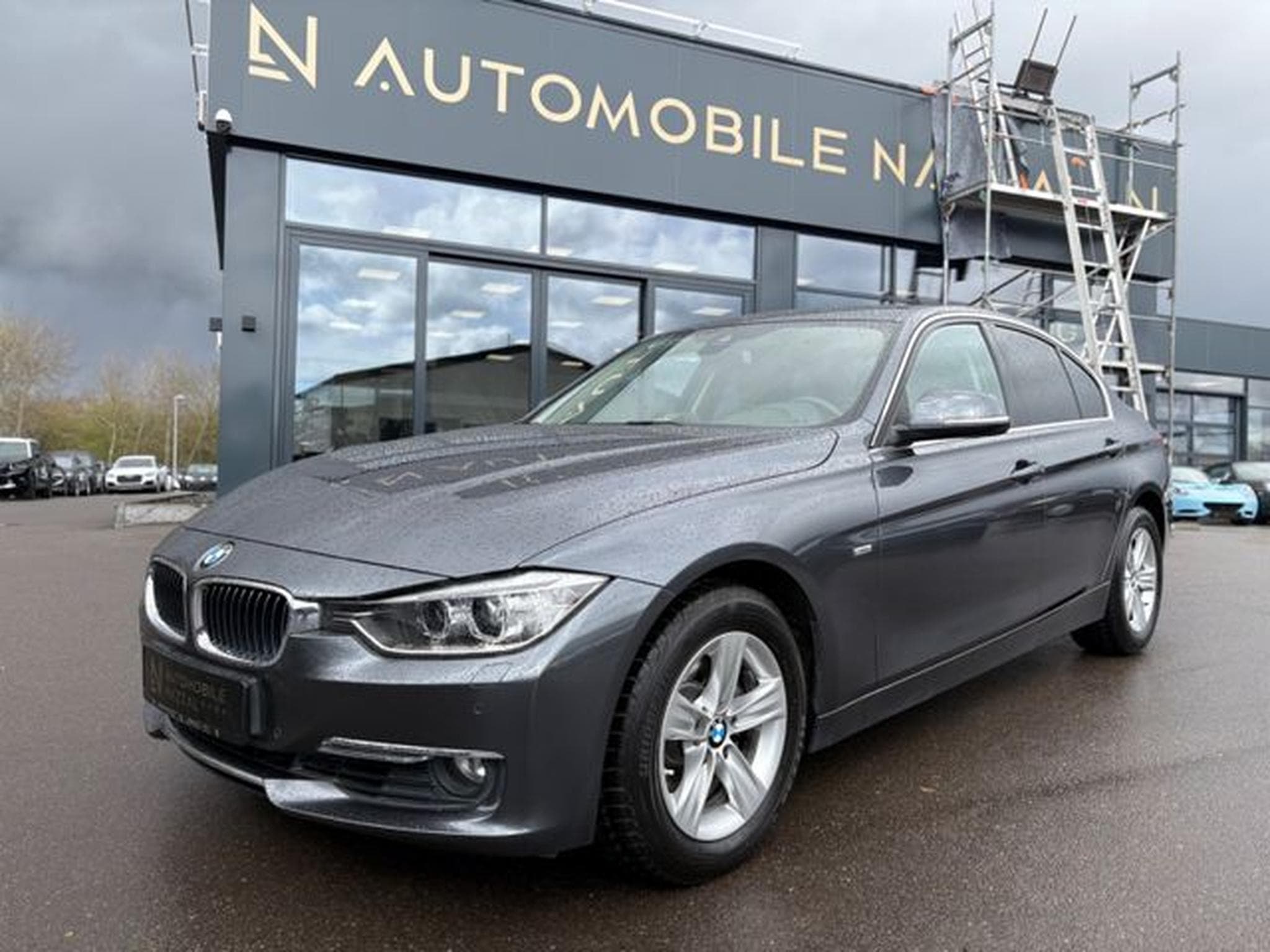 BMW 320 320 i XDRIVE*LUXURY LINE*AUT*LEDER BRAUN*2.HD* (2014) - Foto 2