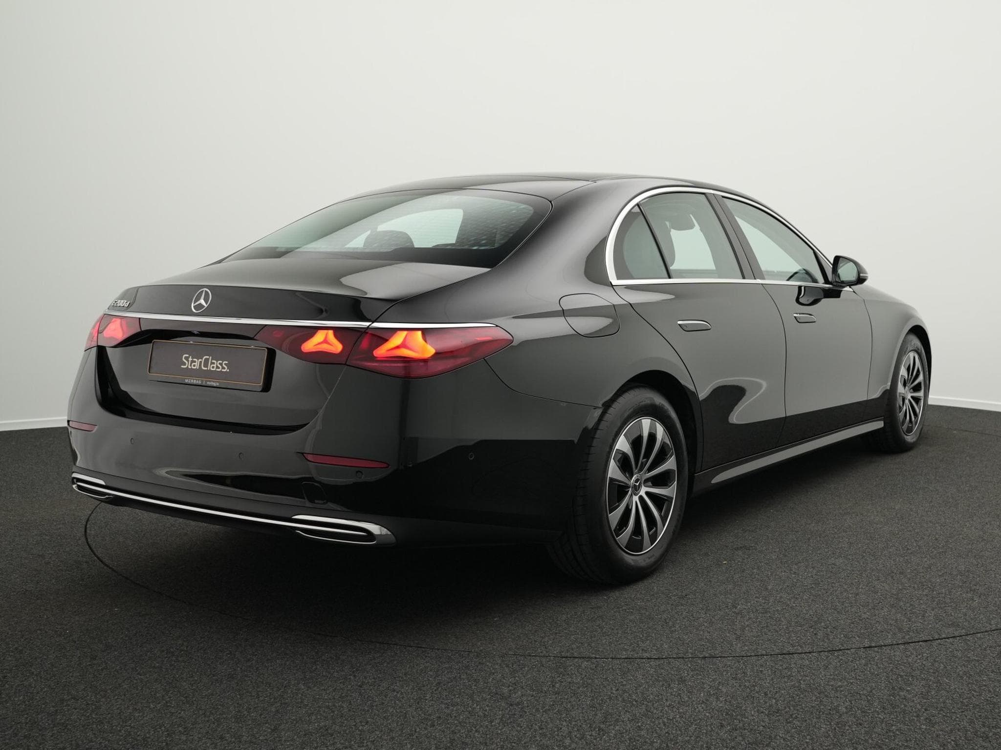 Mercedes E 200 d Lim Avantgarde LED+Kamera+Totw+Apple (2025) - Photo 3