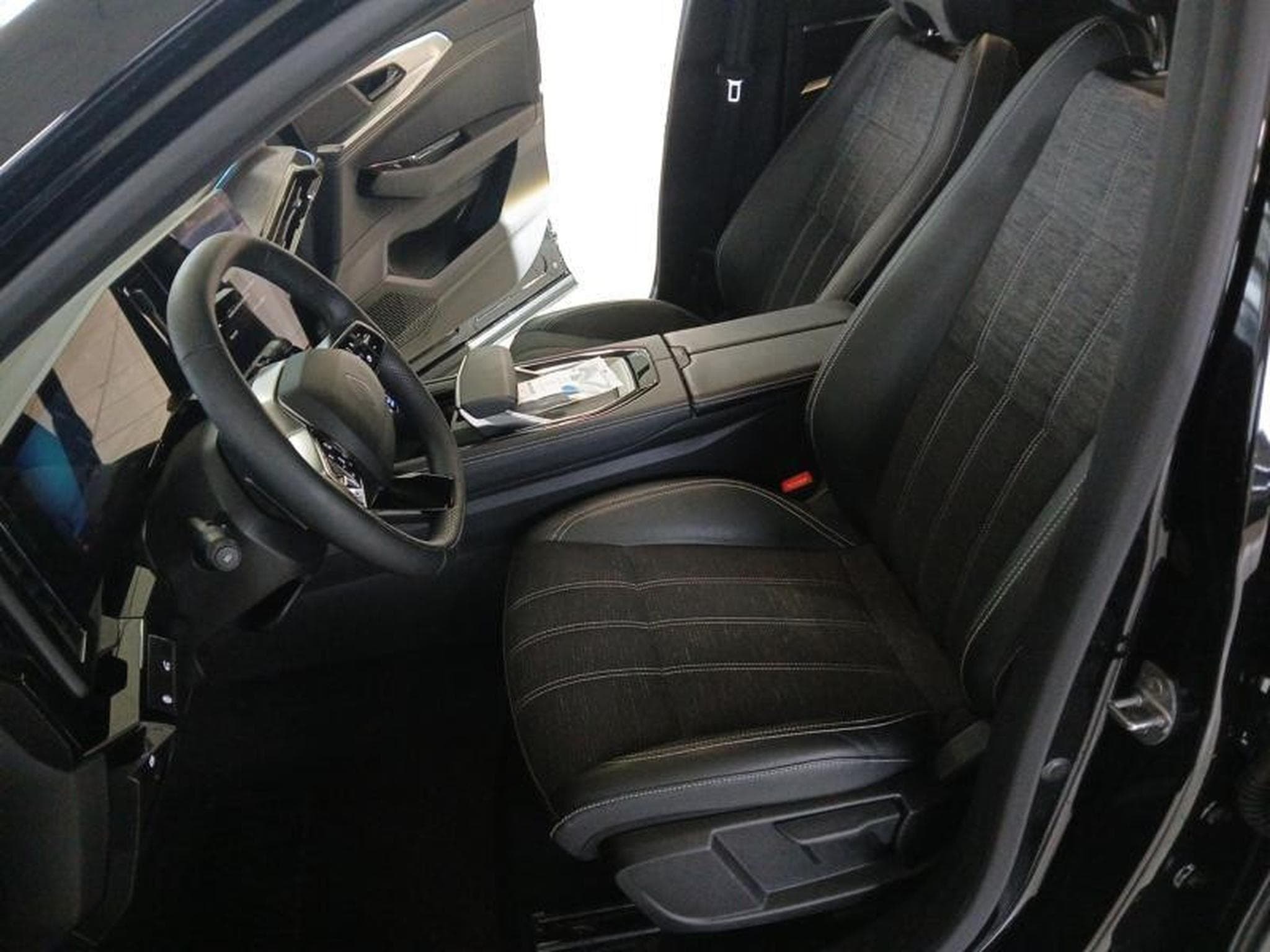 Renault Austral Techno E-Tech full hybrid 200 (2025) - Photo 9