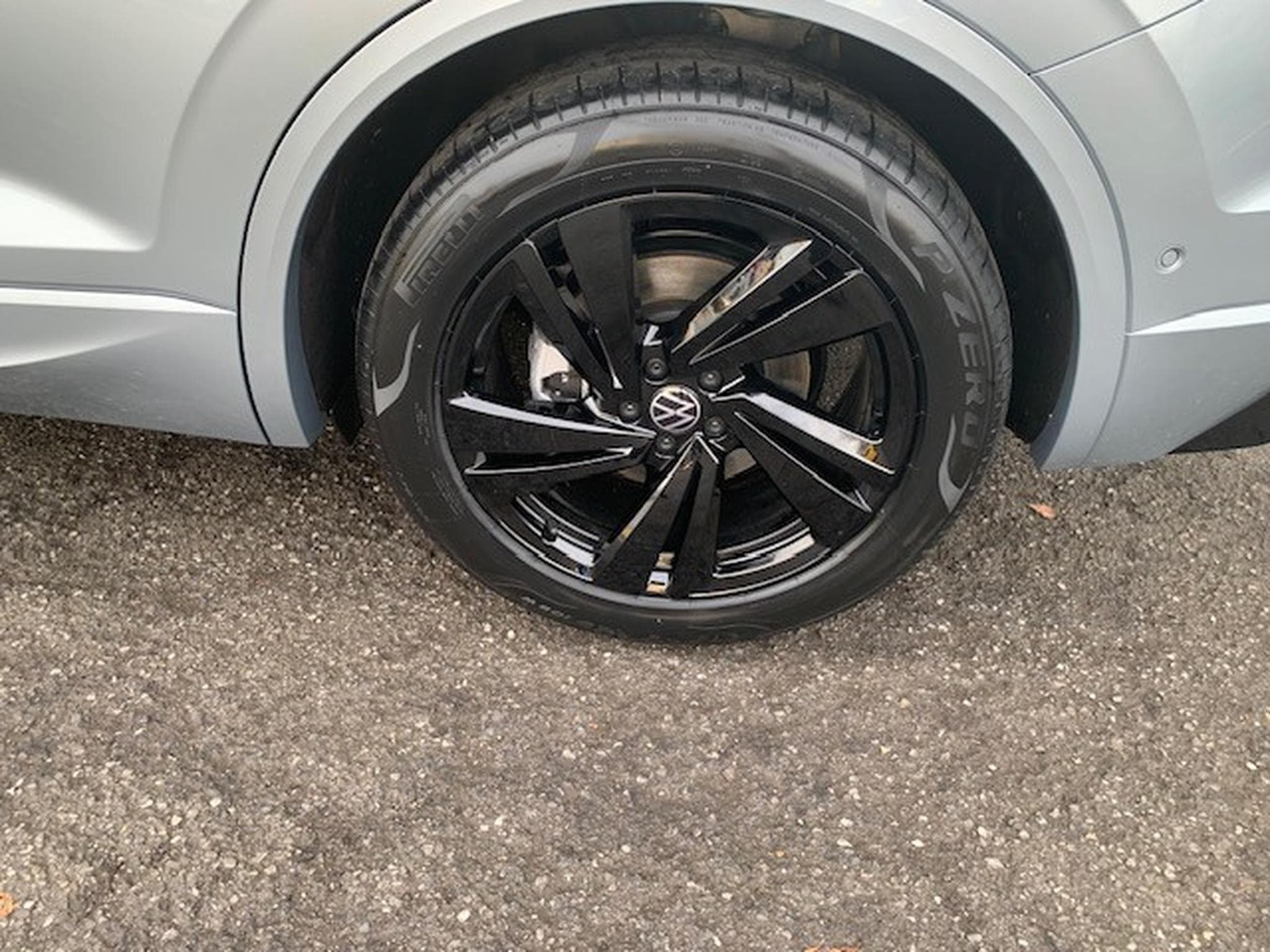 VW Touareg FINAL EDITION R-LINE BLACK STYLE 3.0TDI V6 286CV 4MOTION AG8 (2026) - Foto 4