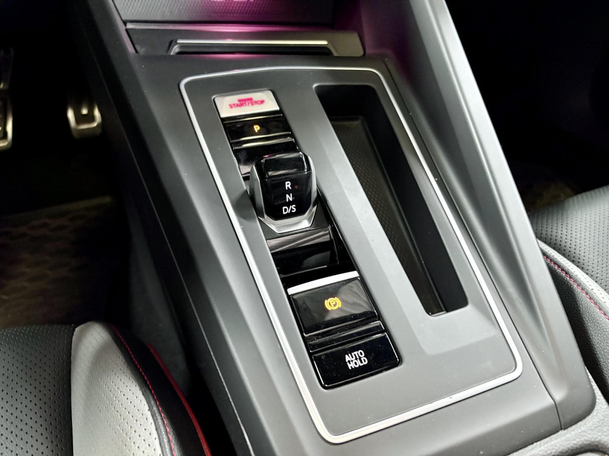 VW Golf GTI Clubsport 2.0 TSI 300CV DSG7 ** Cuir ** (2021) - Photo 15