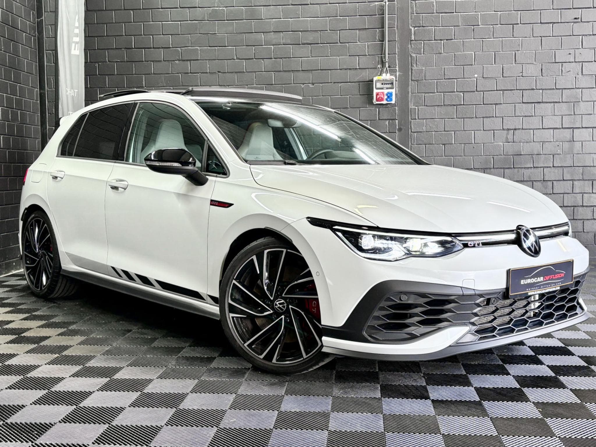 VW Golf GTI Clubsport 2.0 TSI 300CV DSG7 ** Cuir ** (2021) - Photo 3