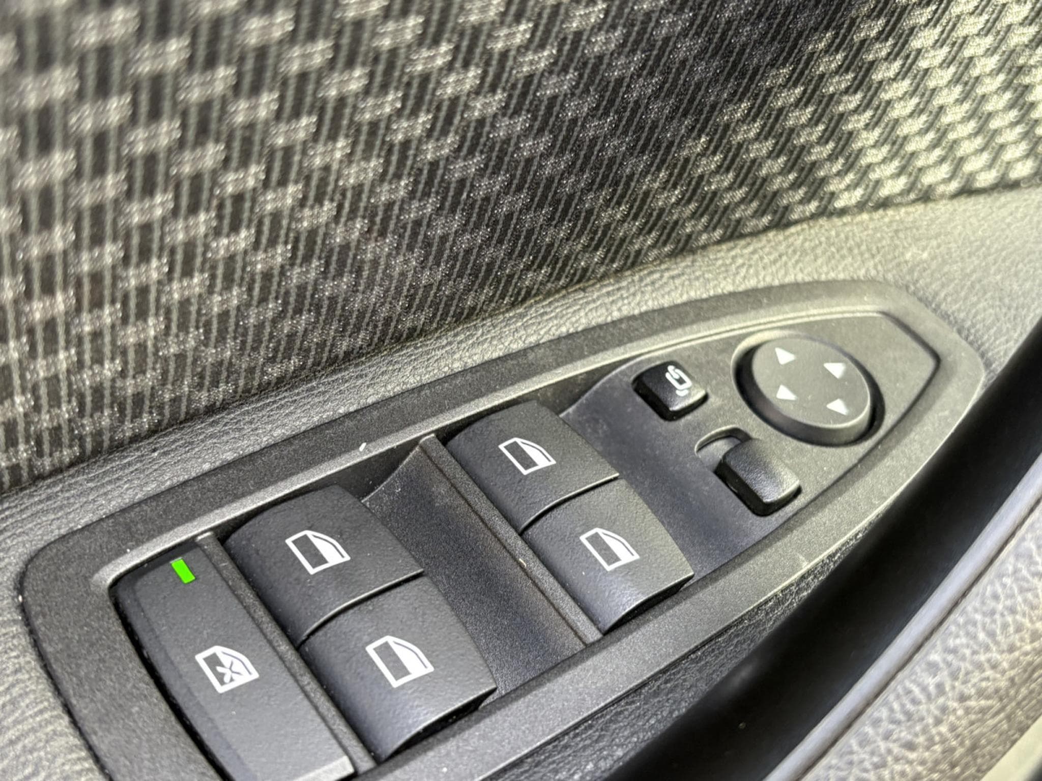 BMW X2 XDRIVE 25E PHEV  * GARANTIE 36 MOIS EUROPÉENNE * (2022) - Foto 15