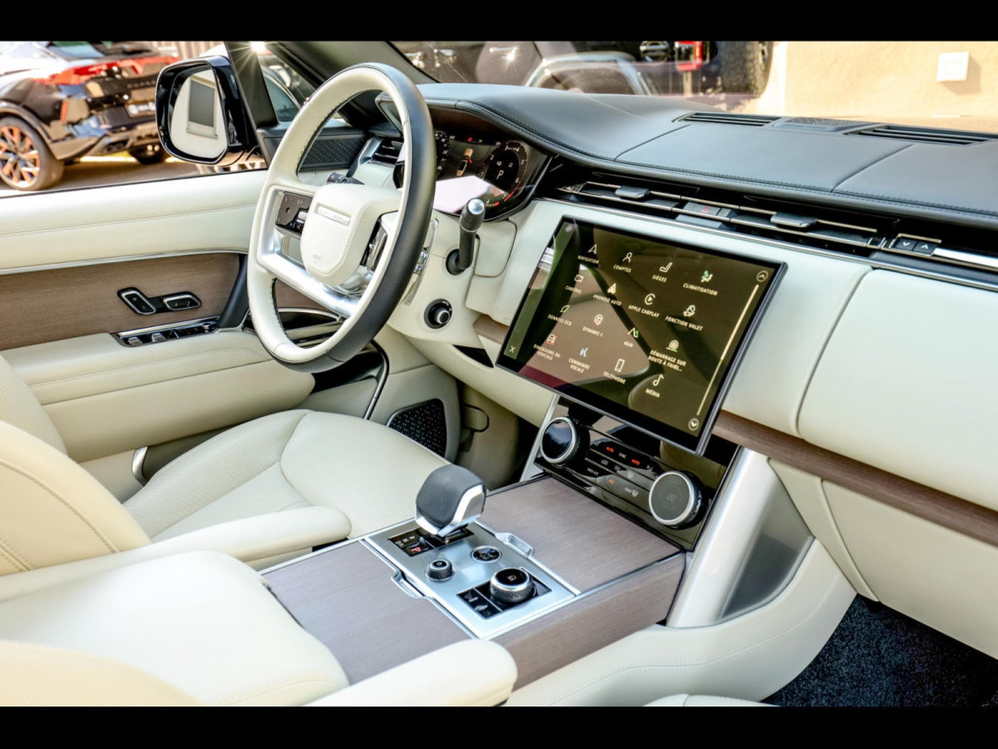 Land-Rover Range Rover 4.4 P530 FIRST EDITION SWB AWD (2022) - Photo 24