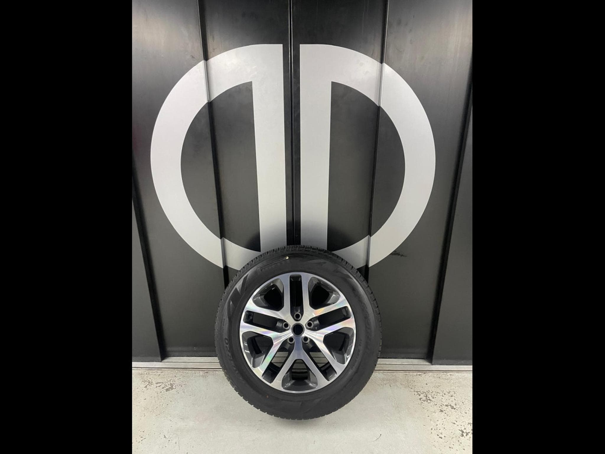 Jantes alu + Pneus t – 20" - Photo 1