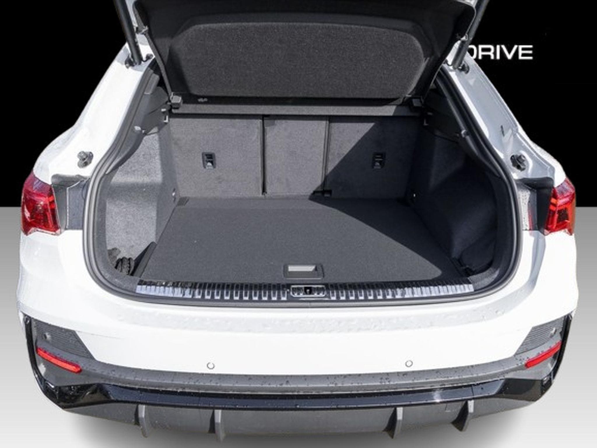 Audi Q3 Sportback Quattro 40 TFSI S-Line (2024) - Foto 3