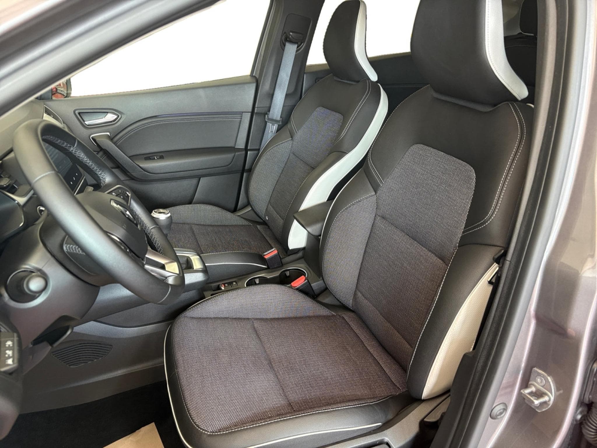 Renault Captur 1.0 Tce Techno (2024) - Photo 4