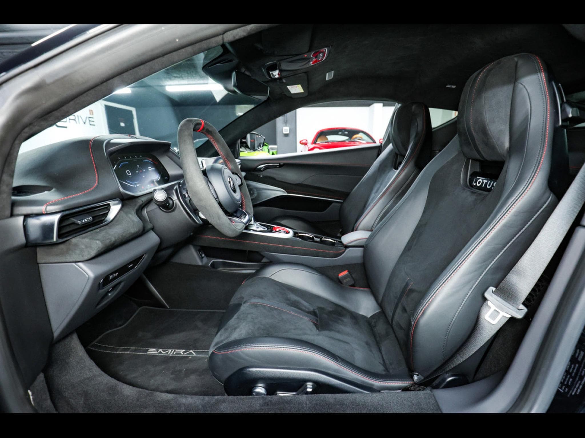 Lotus Emira I4 DCT FIRST EDITION (2024) - Photo 11