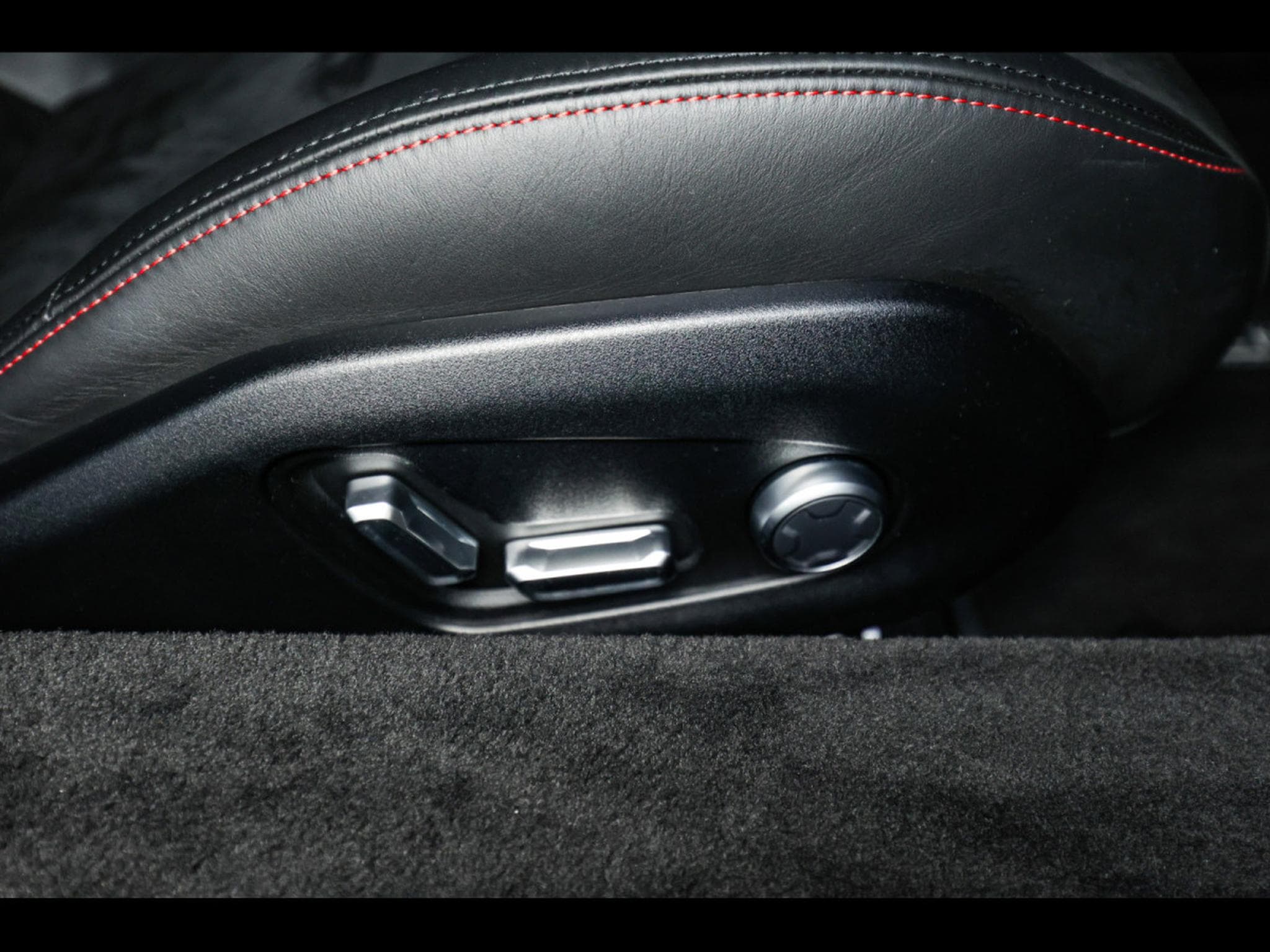 Lotus Emira I4 DCT FIRST EDITION (2024) - Photo 25