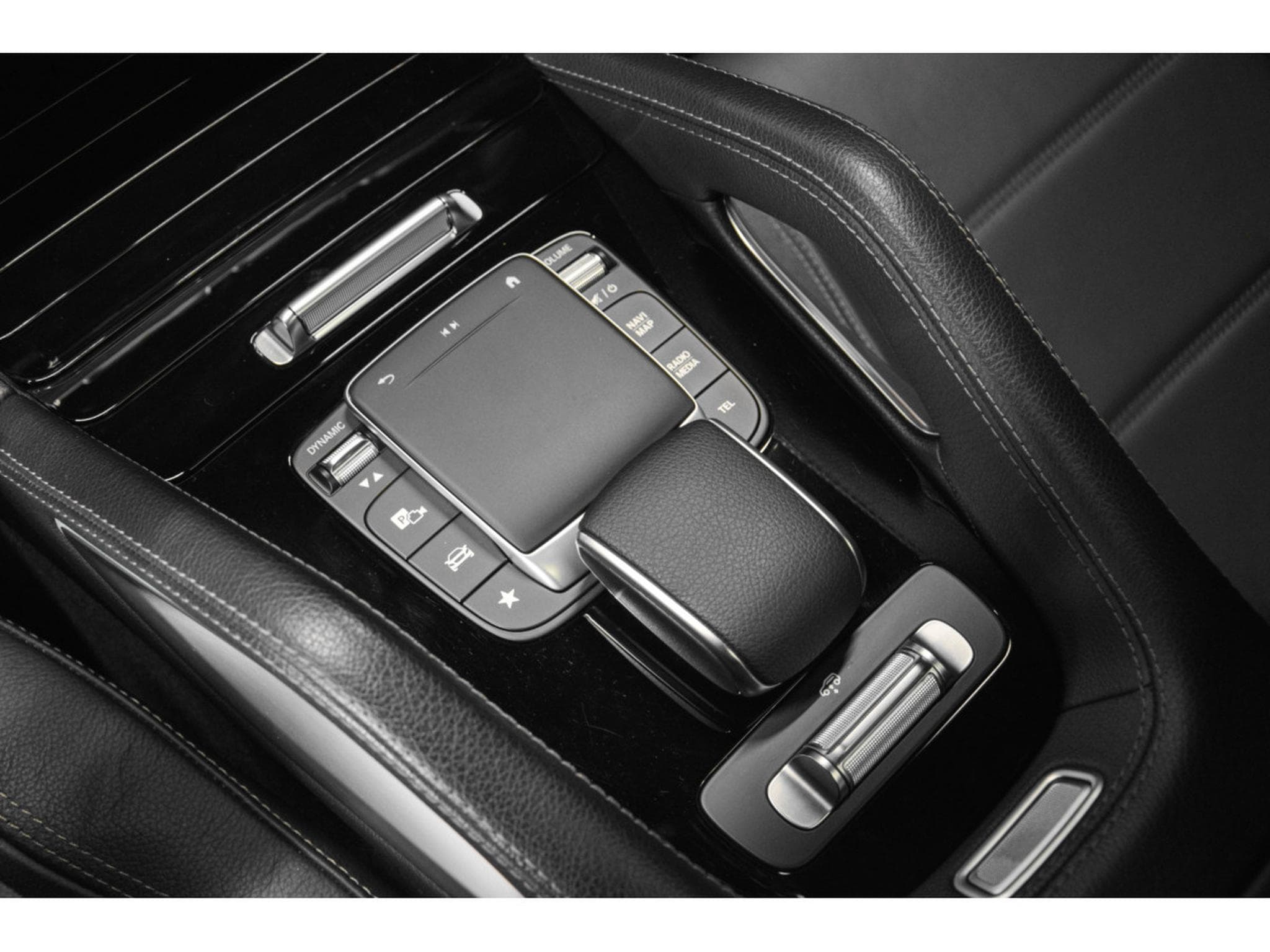 Mercedes GLE 400 D AMG LINE 4 MATIC - 7 PLACES (2022) - Photo 16