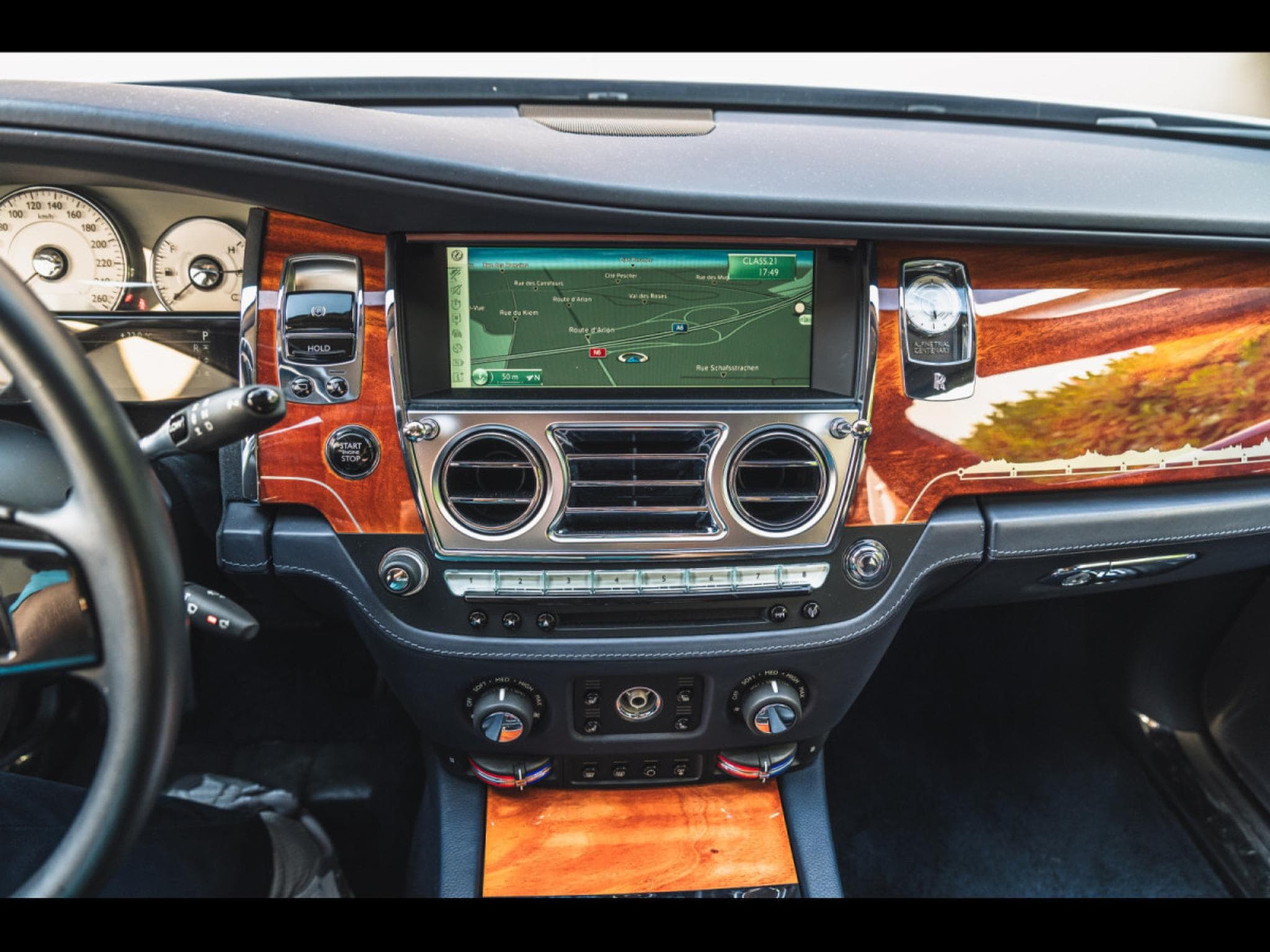 Rolls-Royce Ghost 6.6 V12 ALPINE TRIAL CENTENARY 1/35 (2013) - Photo 11