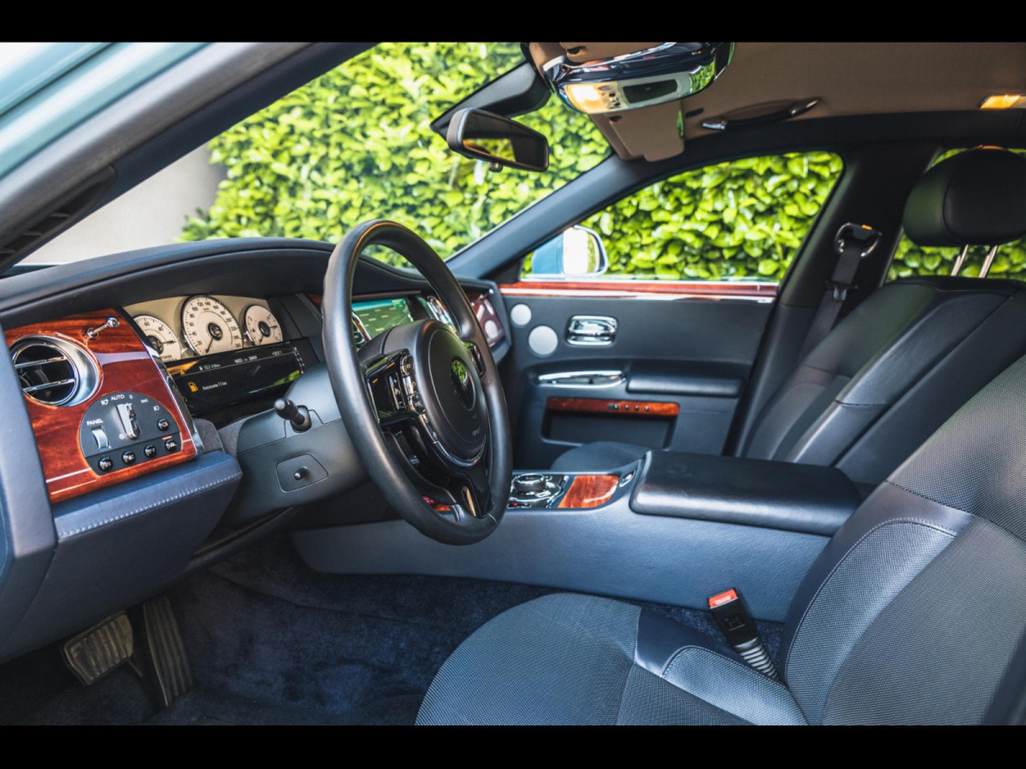 Rolls-Royce Ghost 6.6 V12 ALPINE TRIAL CENTENARY 1/35 (2013) - Photo 8