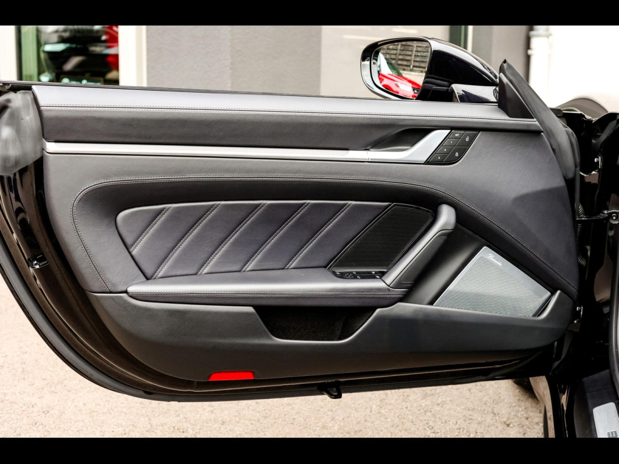 Porsche 911 (992.1) TURBO S COUPE PDK – AEROKIT NOIR (2021) - Photo 9