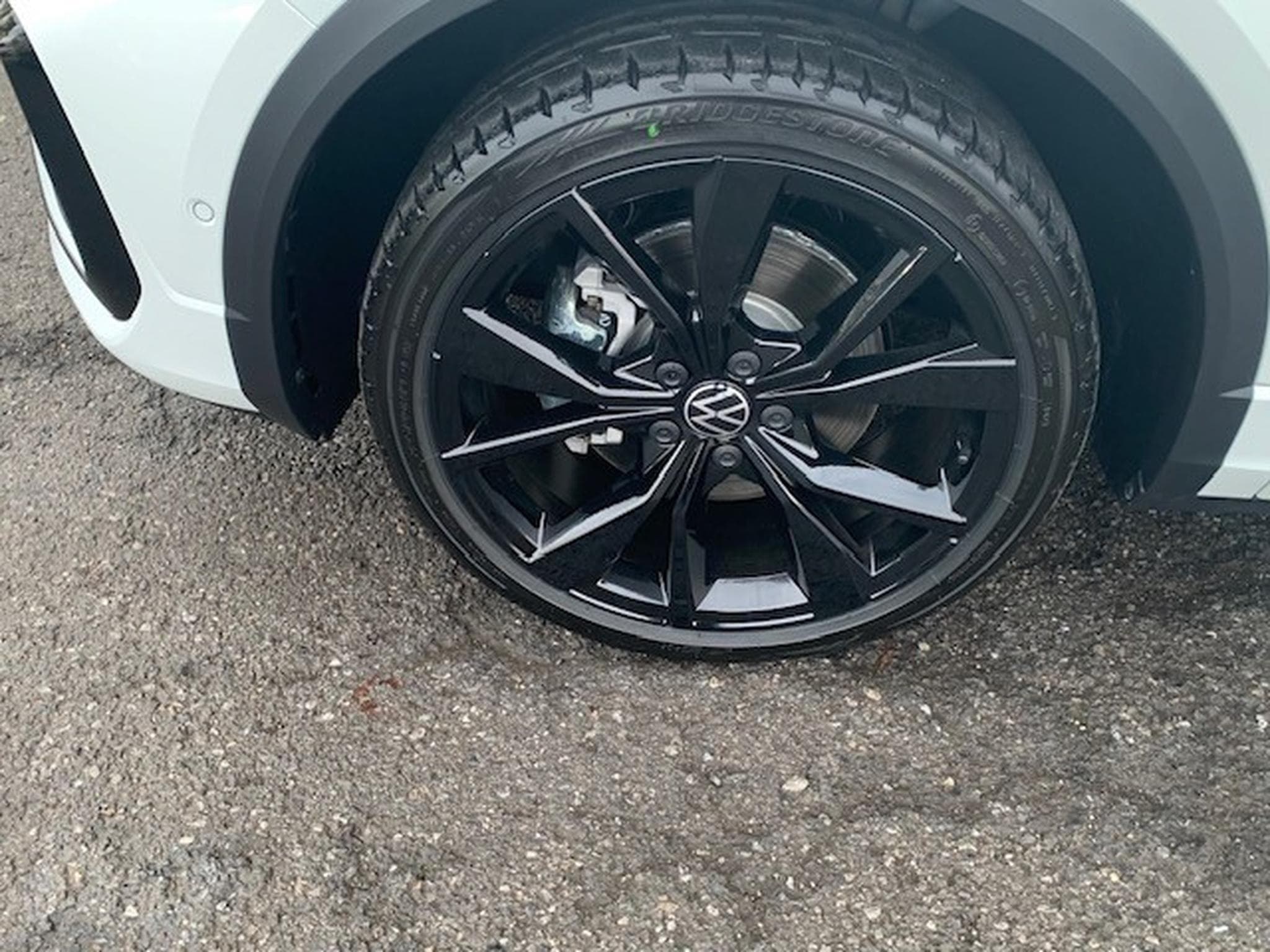 VW T-Roc R-LINE BLACK STYLE 2.0TDI 150CV DSG7 (2026) - Foto 4