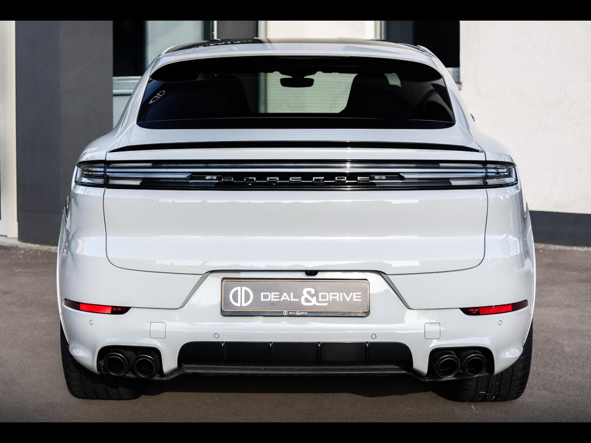 Porsche Cayenne S COUPE PACK SPORT ALLÉGÉ CARBONE - CRAYON (2023) - Photo 4