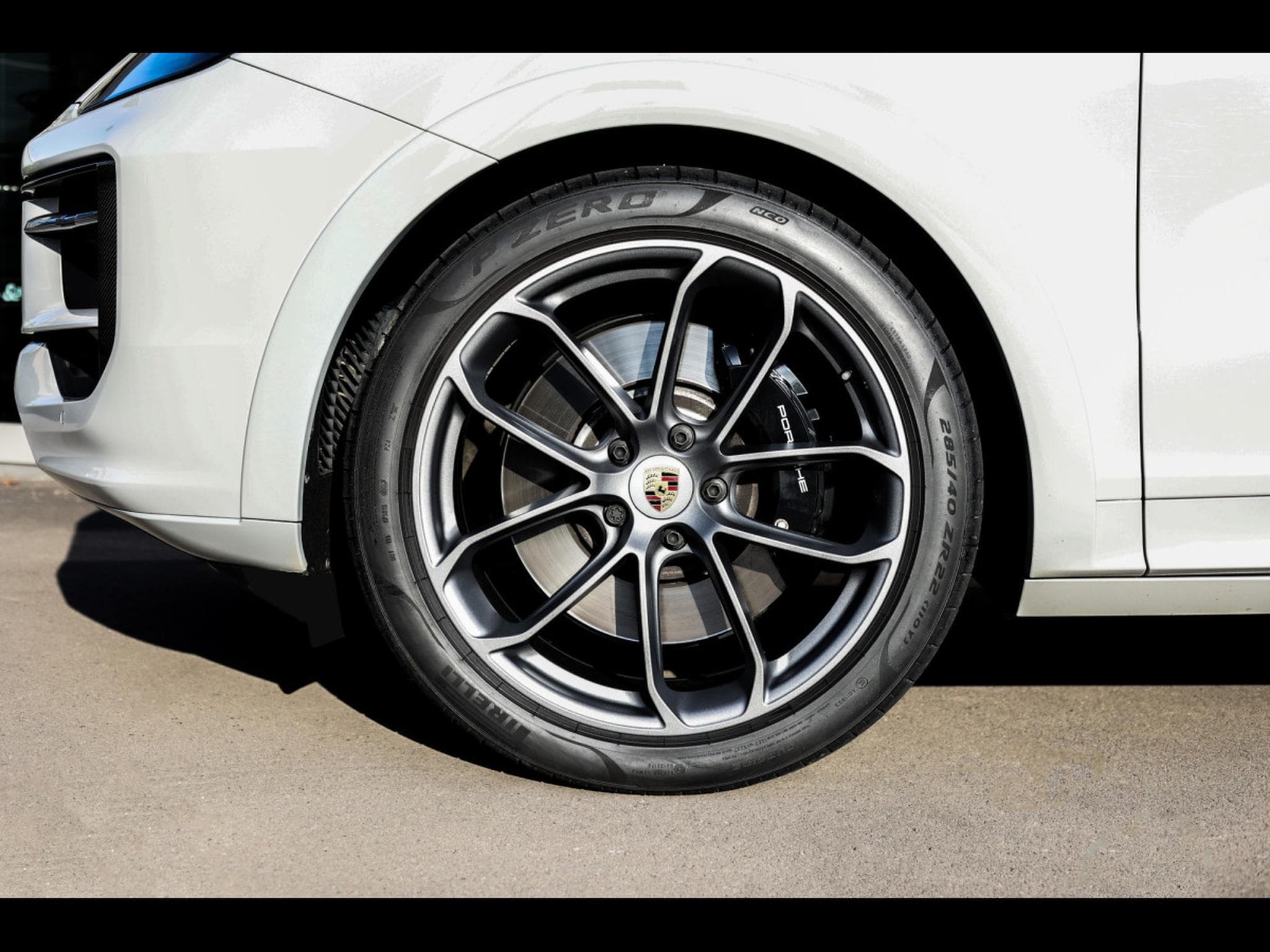 Porsche Cayenne S COUPE PACK SPORT ALLÉGÉ CARBONE - CRAYON (2023) - Photo 9