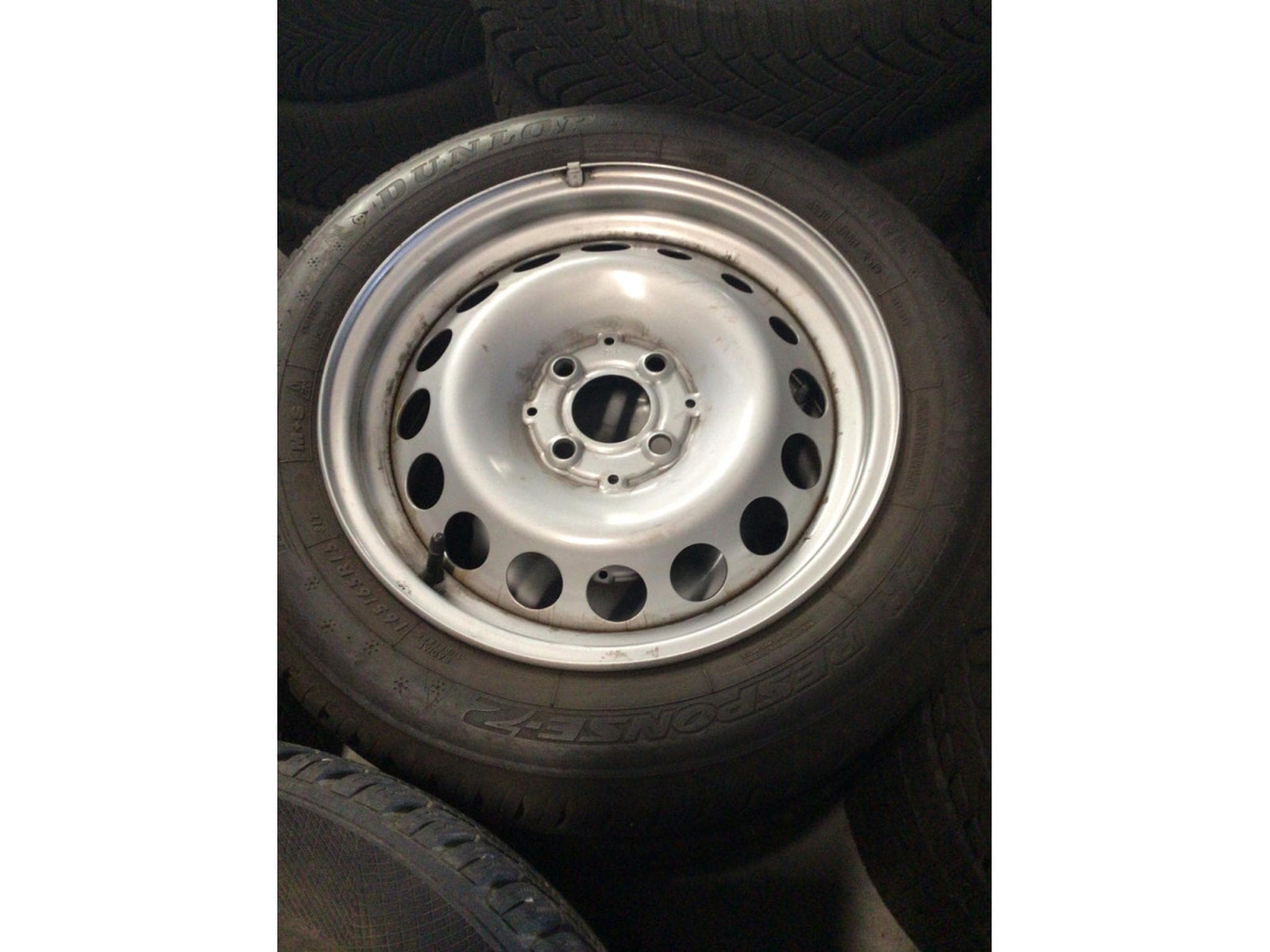 Jantes acier + Pneus – 15" - Photo 1