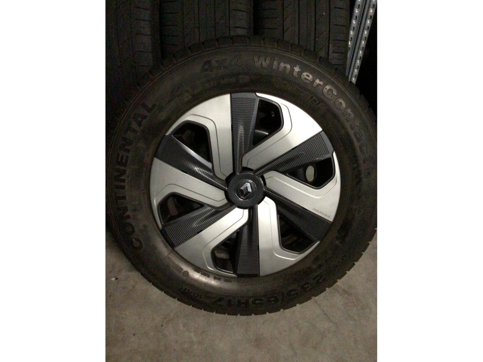 Jantes acier + Pneus – 17" - Photo 1