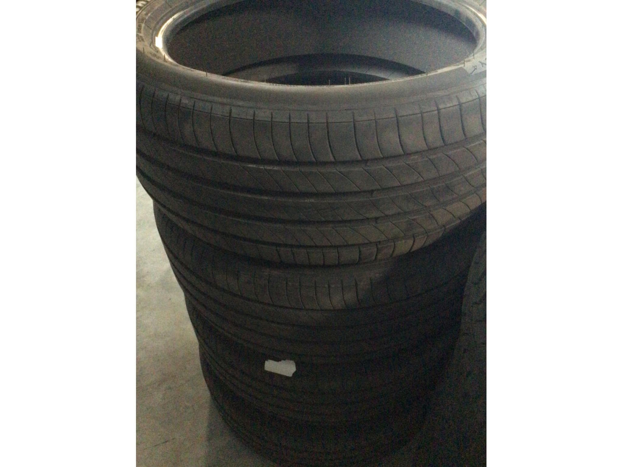 Pneus été – 19" - Photo 1