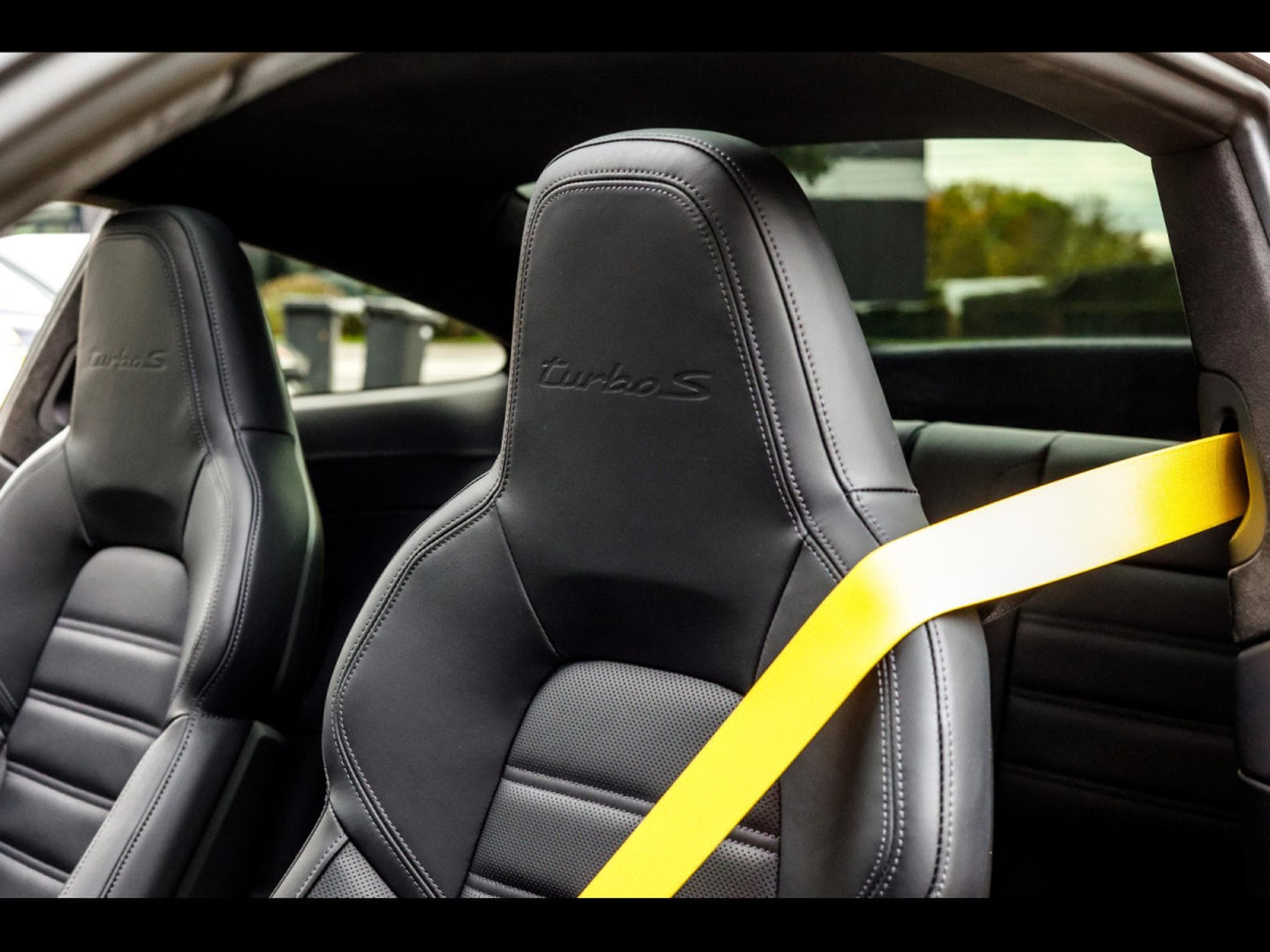 Porsche 911 .1 911 TURBO S COUPE PDK – AEROKIT NOIR (2021) - Photo 24