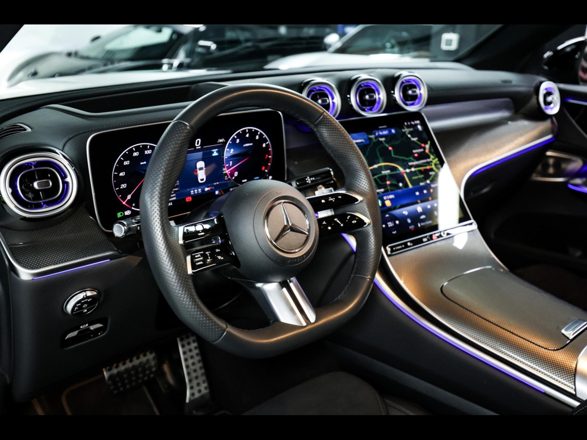 Mercedes GLC 200 COUPE 4MATIC AMG-LINE – PACK NIGHT - OBSIDIAN BLACK (2024) - Photo 10