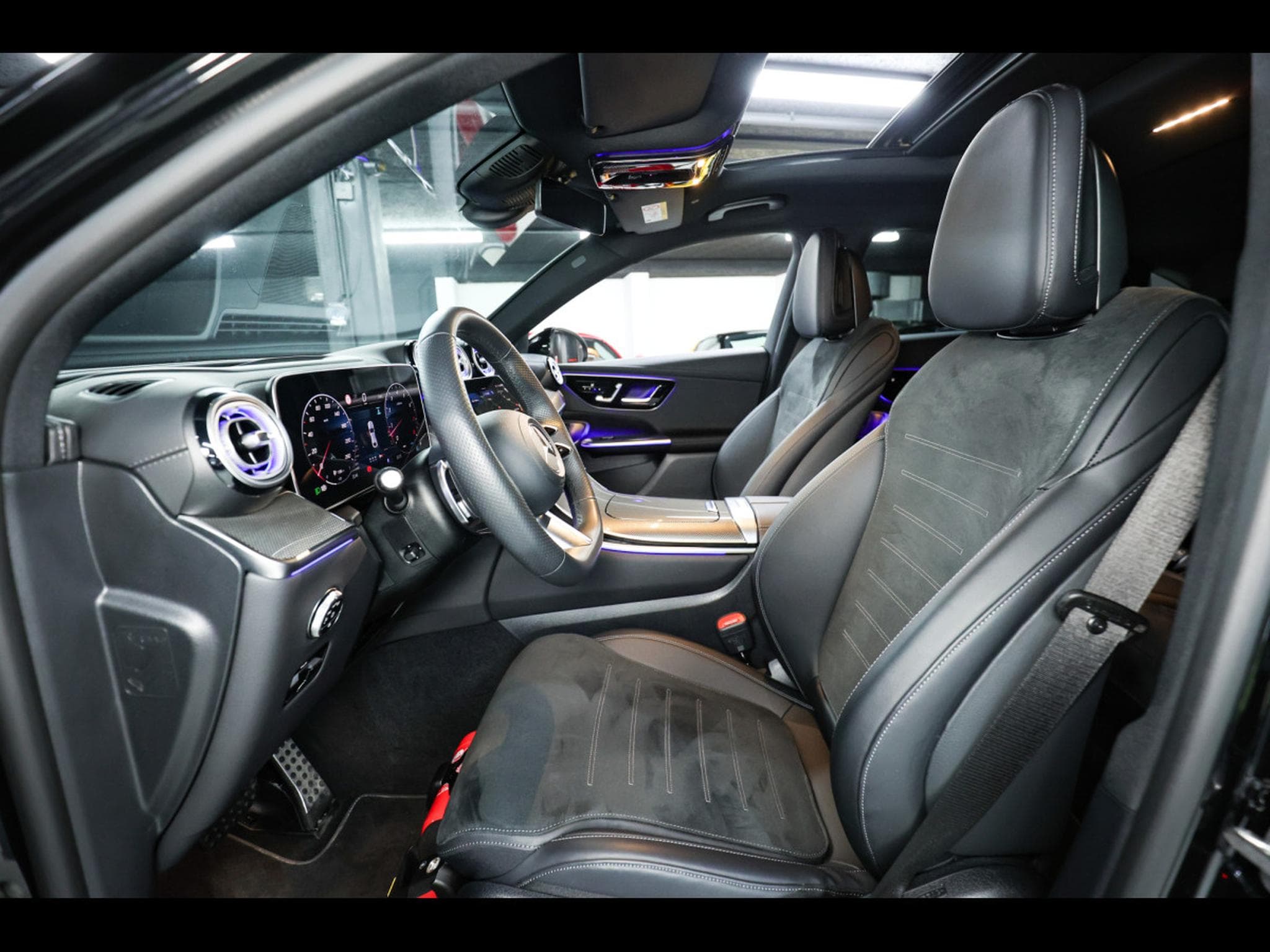 Mercedes GLC 200 COUPE 4MATIC AMG-LINE – PACK NIGHT - OBSIDIAN BLACK (2024) - Photo 11