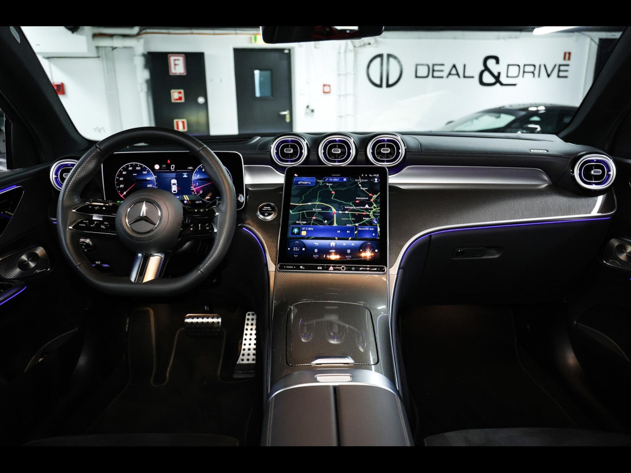 Mercedes GLC 200 COUPE 4MATIC AMG-LINE – PACK NIGHT - OBSIDIAN BLACK (2024) - Photo 14