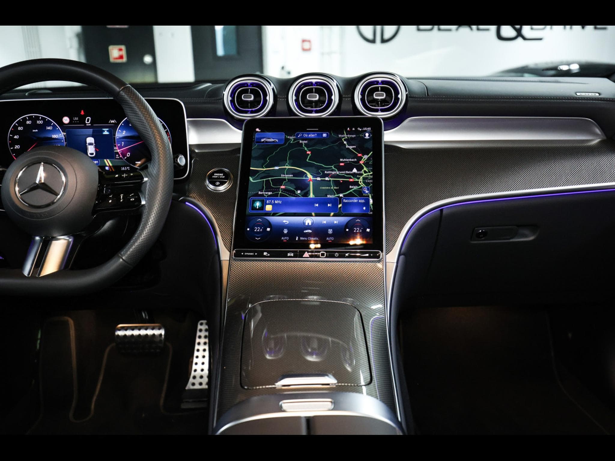 Mercedes GLC 200 COUPE 4MATIC AMG-LINE – PACK NIGHT - OBSIDIAN BLACK (2024) - Photo 19