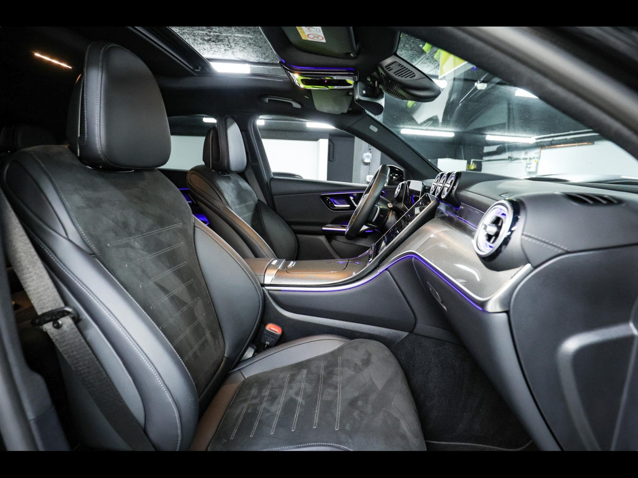 Mercedes GLC 200 COUPE 4MATIC AMG-LINE – PACK NIGHT - OBSIDIAN BLACK (2024) - Photo 21