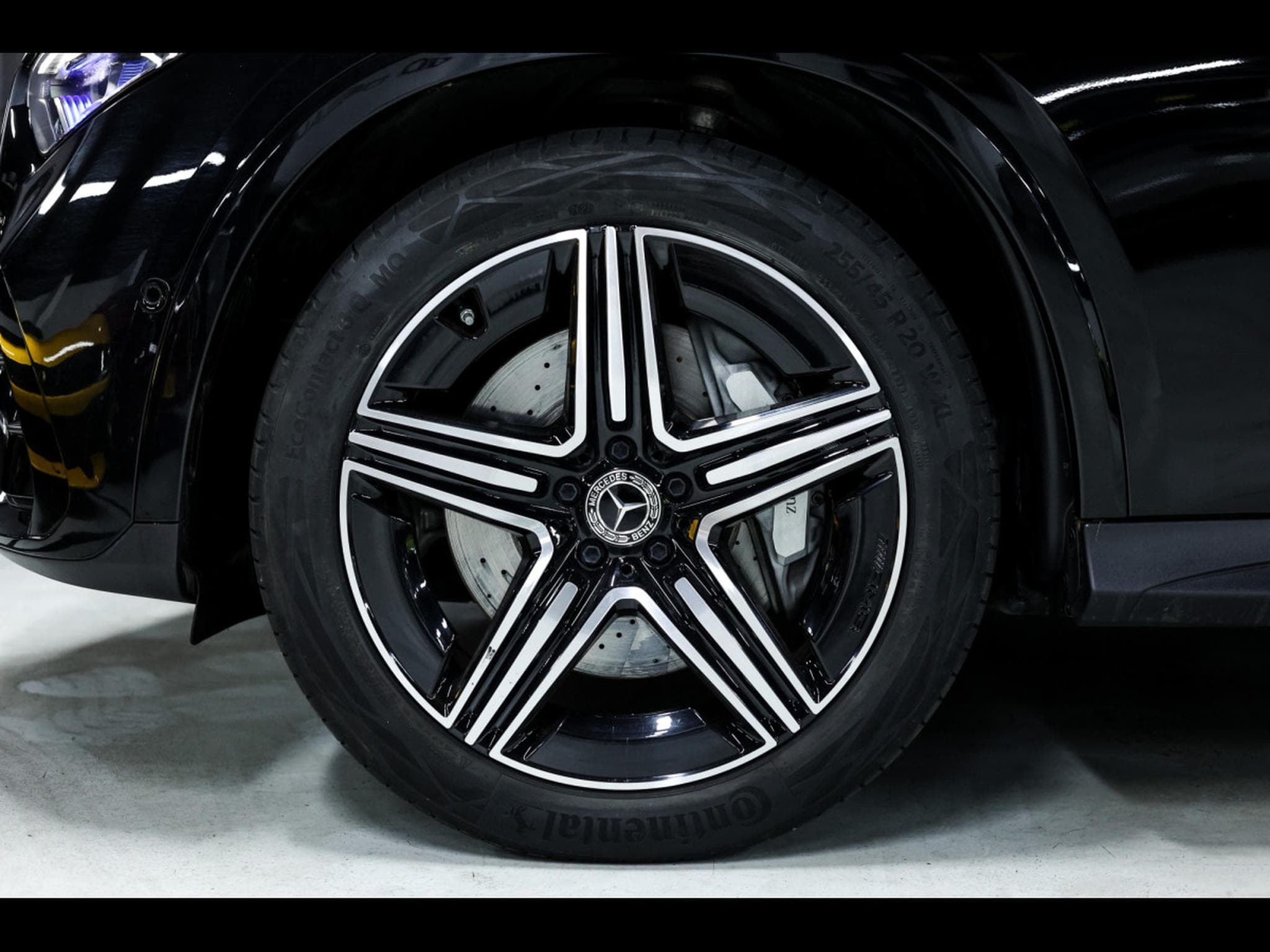 Mercedes GLC 200 COUPE 4MATIC AMG-LINE – PACK NIGHT - OBSIDIAN BLACK (2024) - Photo 8