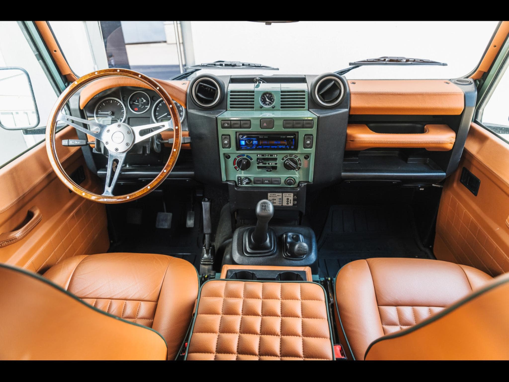 Land-Rover Defender III 90 TD4 2.2L SOFT TOP (2013) - Photo 13