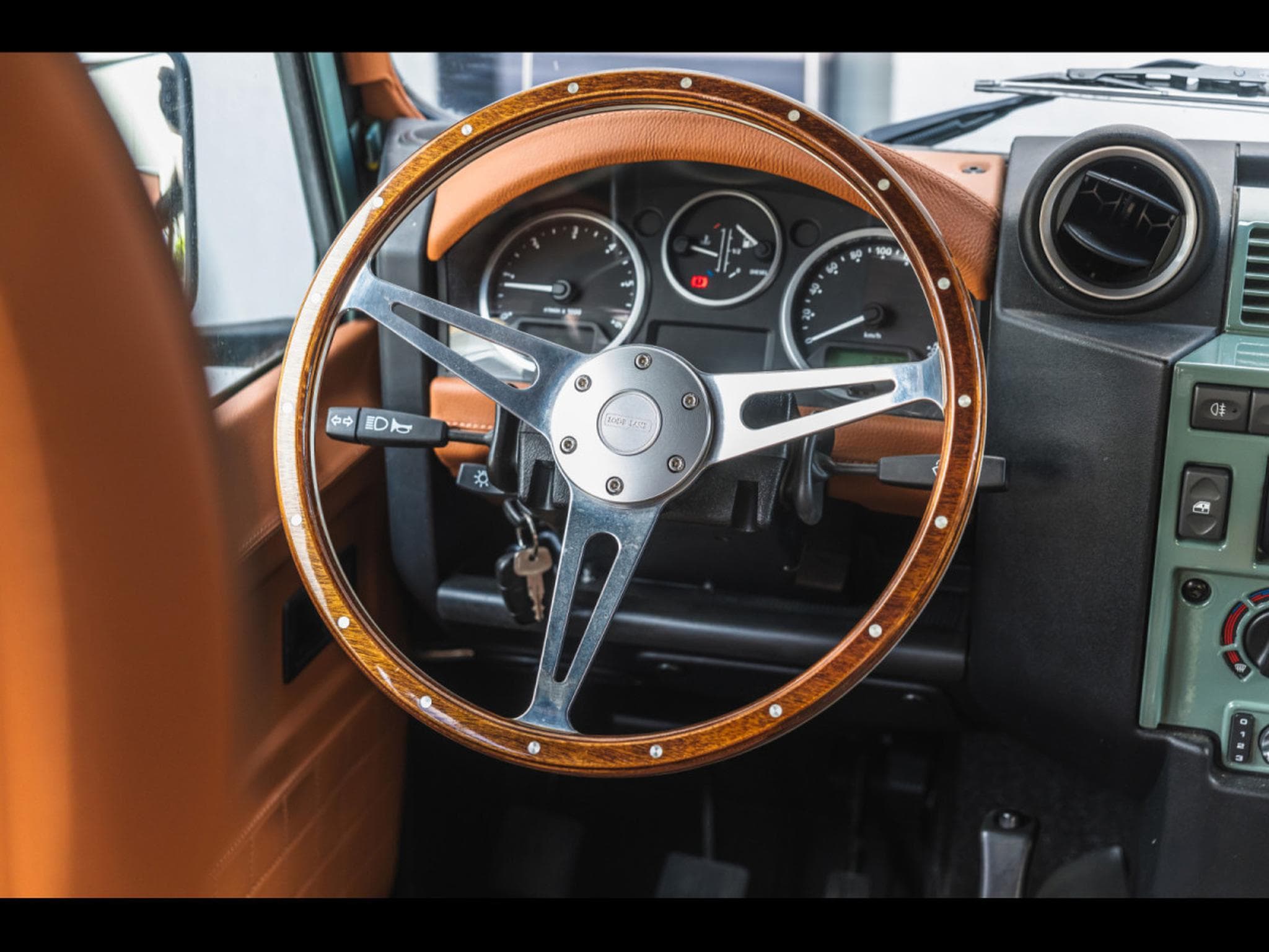 Land-Rover Defender III 90 TD4 2.2L SOFT TOP (2013) - Photo 15