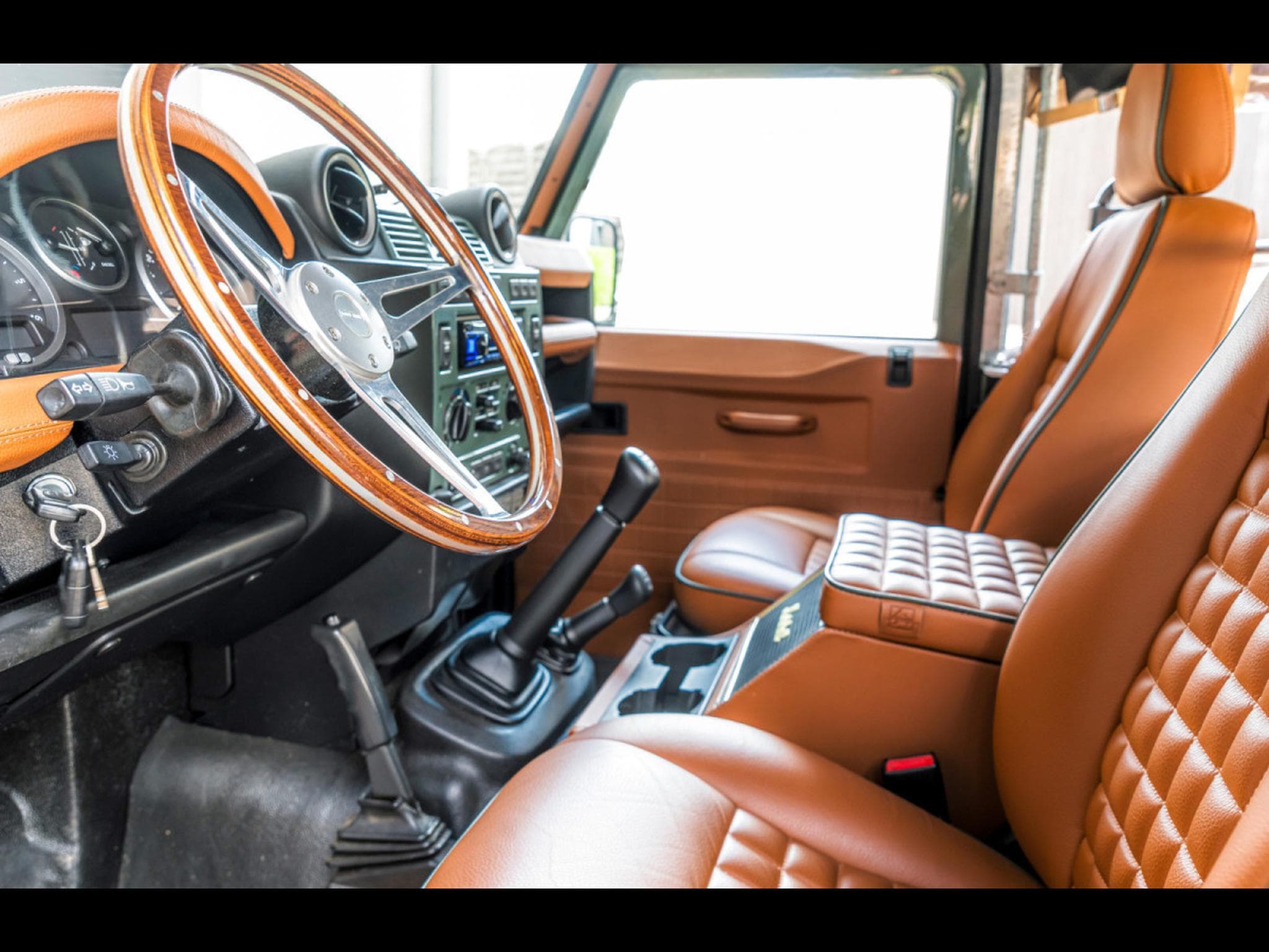 Land-Rover Defender III 90 TD4 2.2L SOFT TOP (2013) - Photo 17