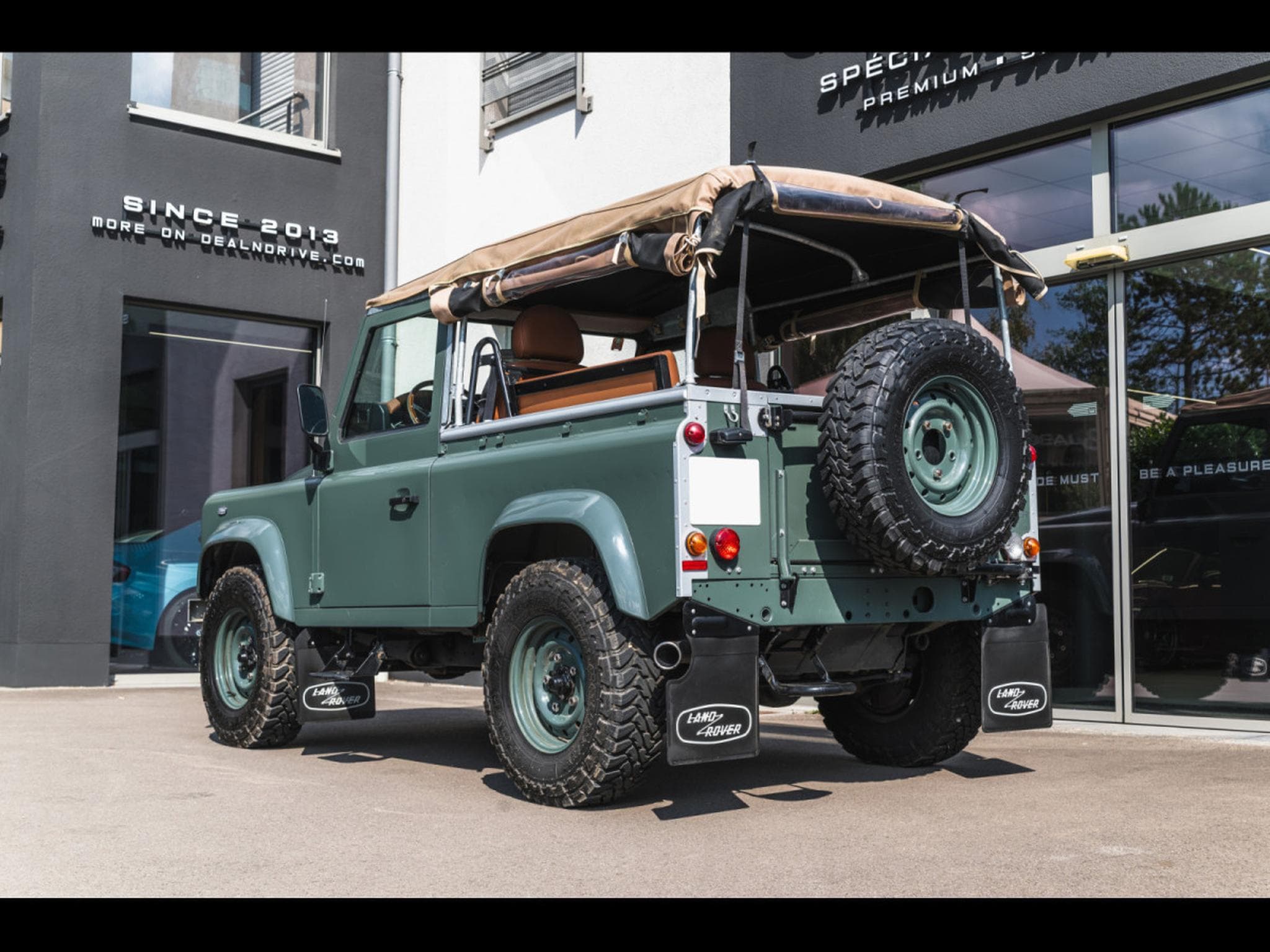 Land-Rover Defender III 90 TD4 2.2L SOFT TOP (2013) - Photo 2