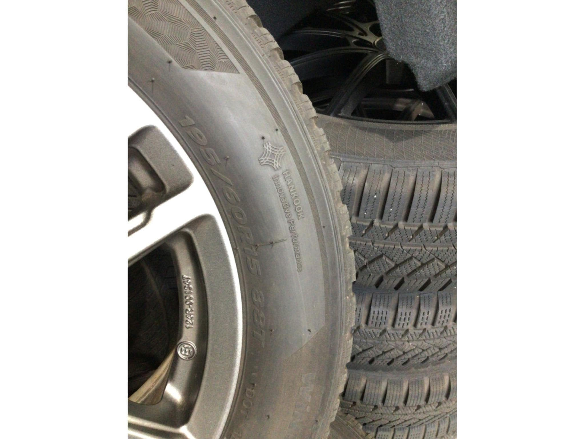 Jantes alu + Pneus h – 15" - Photo 3