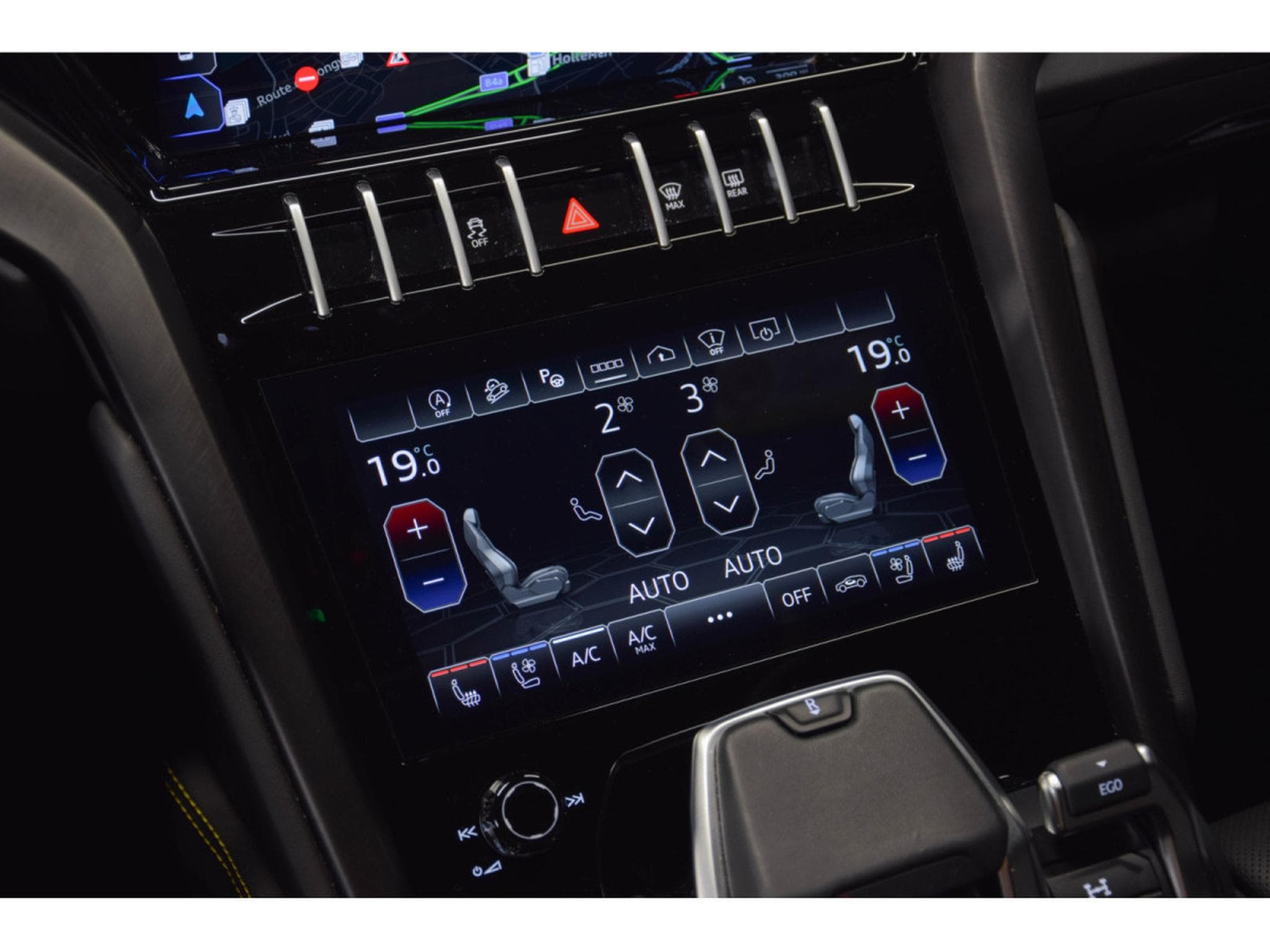 Lamborghini Urus V8 AKRAPOVIC - GRIGIO KERES (2022) - Photo 17