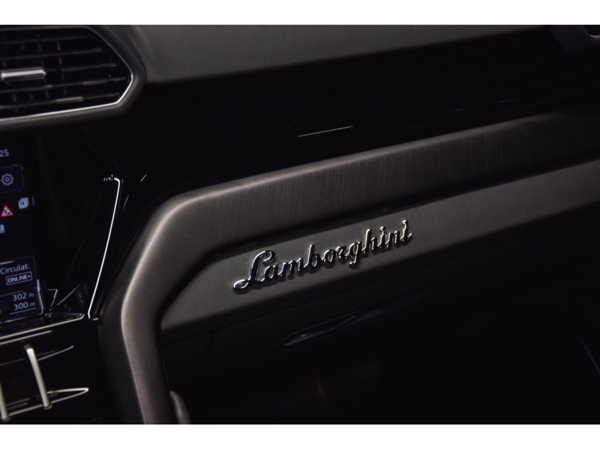 Lamborghini Urus V8 AKRAPOVIC - GRIGIO KERES (2022) - Photo 29