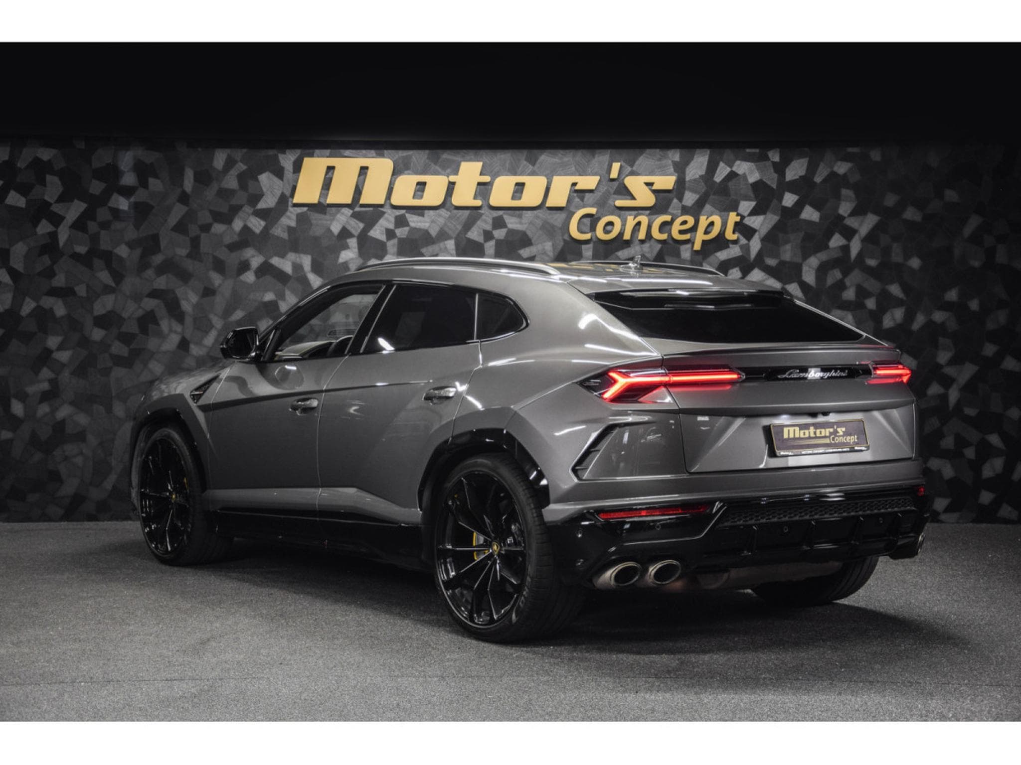 Lamborghini Urus V8 AKRAPOVIC - GRIGIO KERES (2022) - Photo 7
