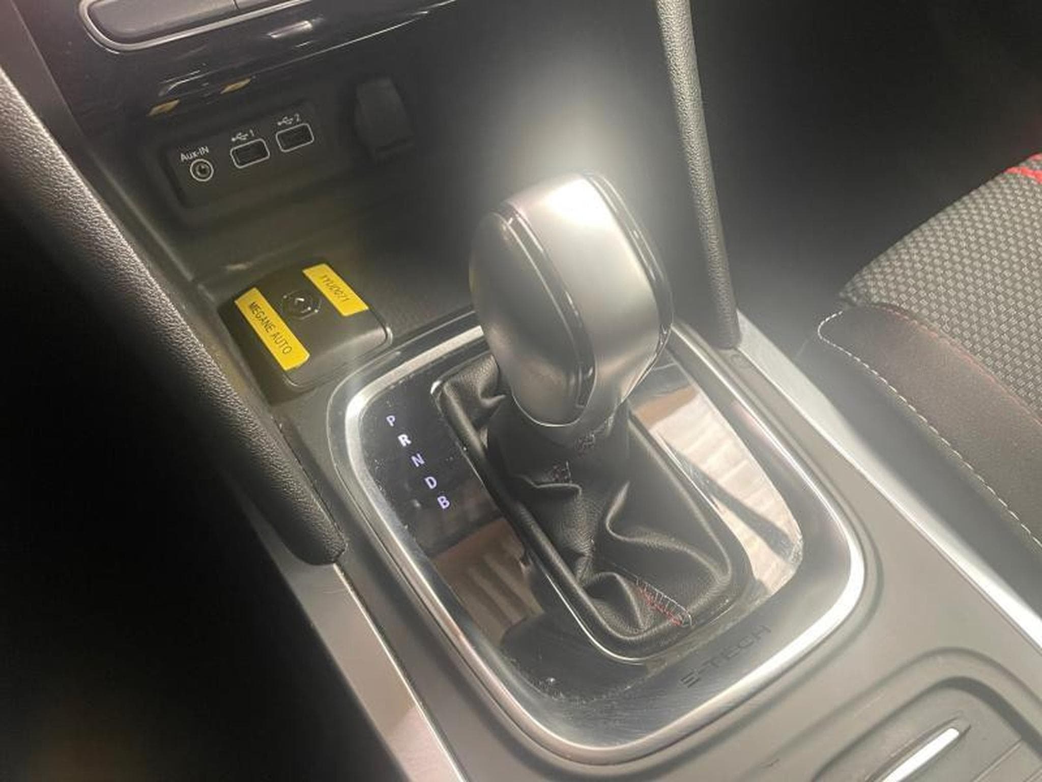 Renault Megane 1.33 TCe R.S. Line EDC (2021) - Photo 9