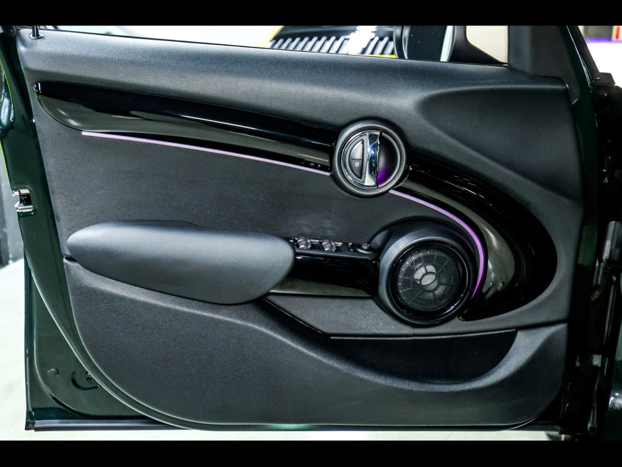 Mini Cooper S 5 PORTES AUTO RESOLUTE EDITION – REBEL GREEN (2022) - Photo 7