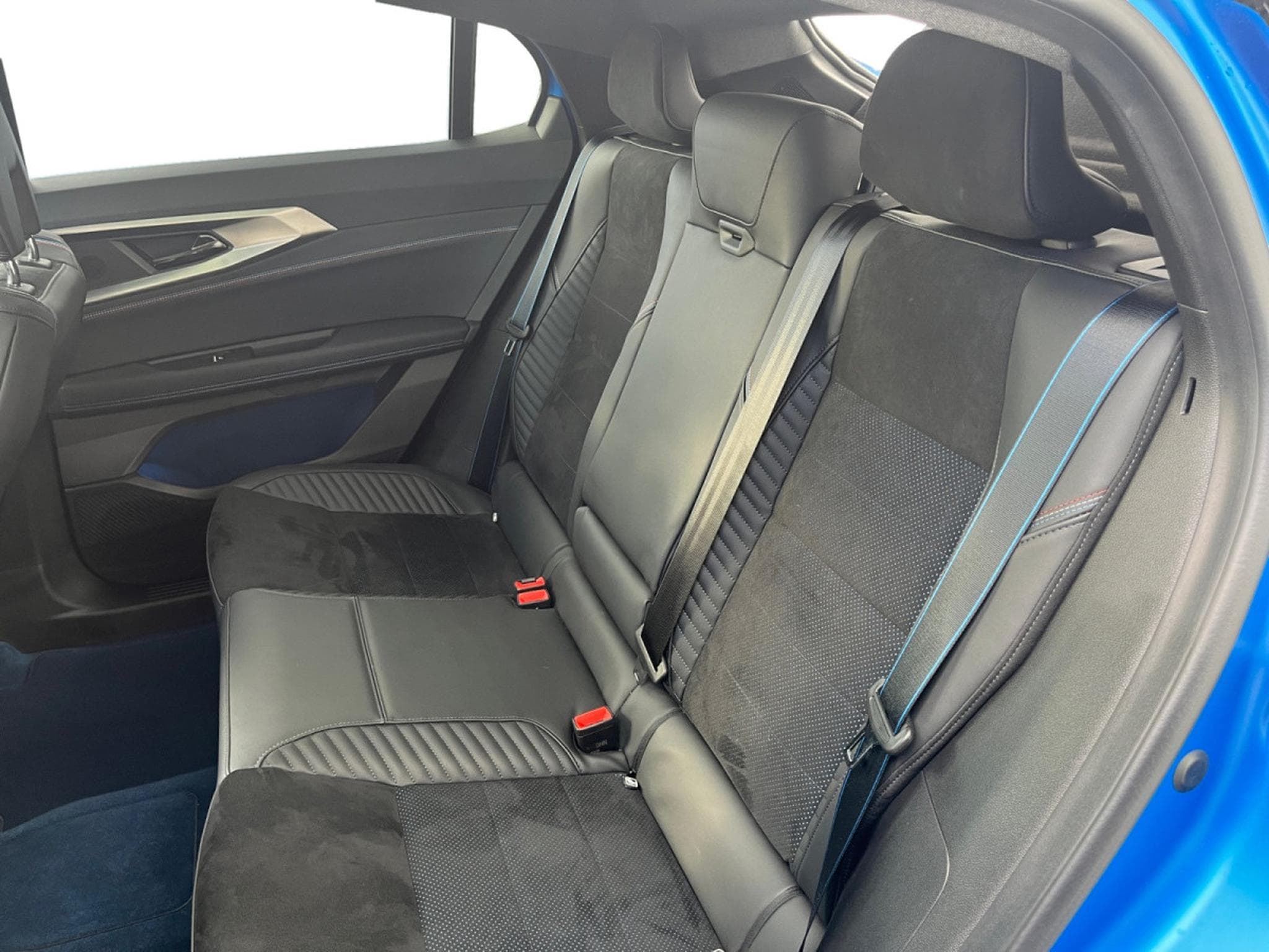 Renault Rafale 1.2 E-Tech atelier Alpine E-Tech 4x4 plug-in hybrid 300 hp (2026) - Photo 8