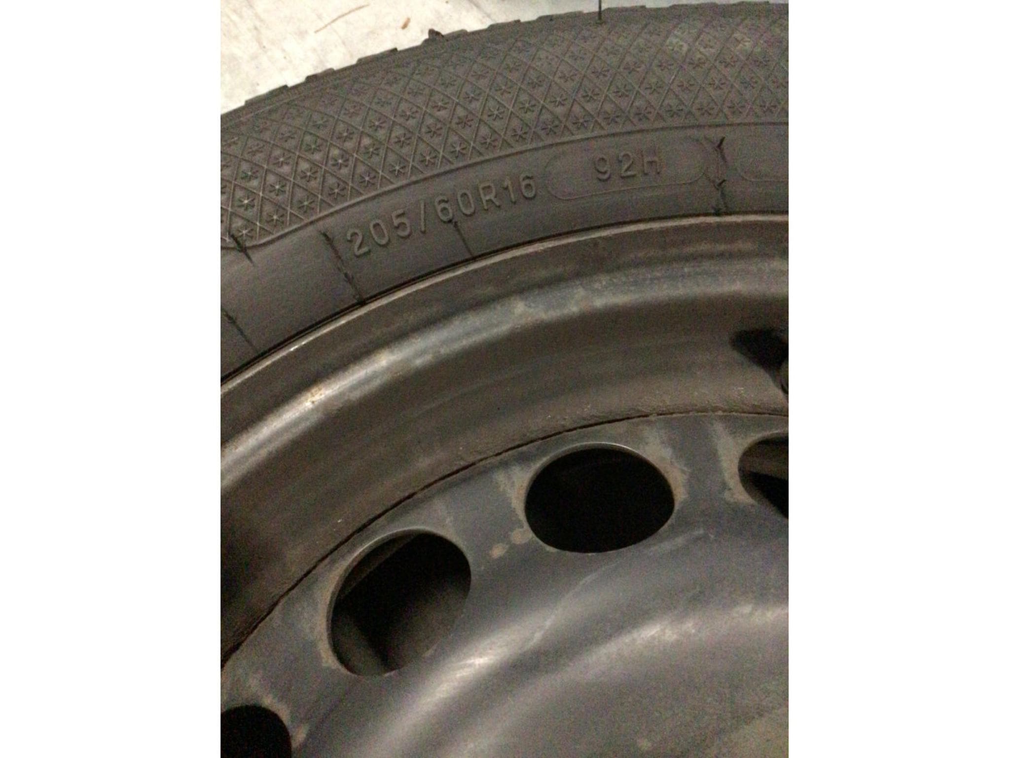 Jantes acier + Pneus – 16" - Photo 2